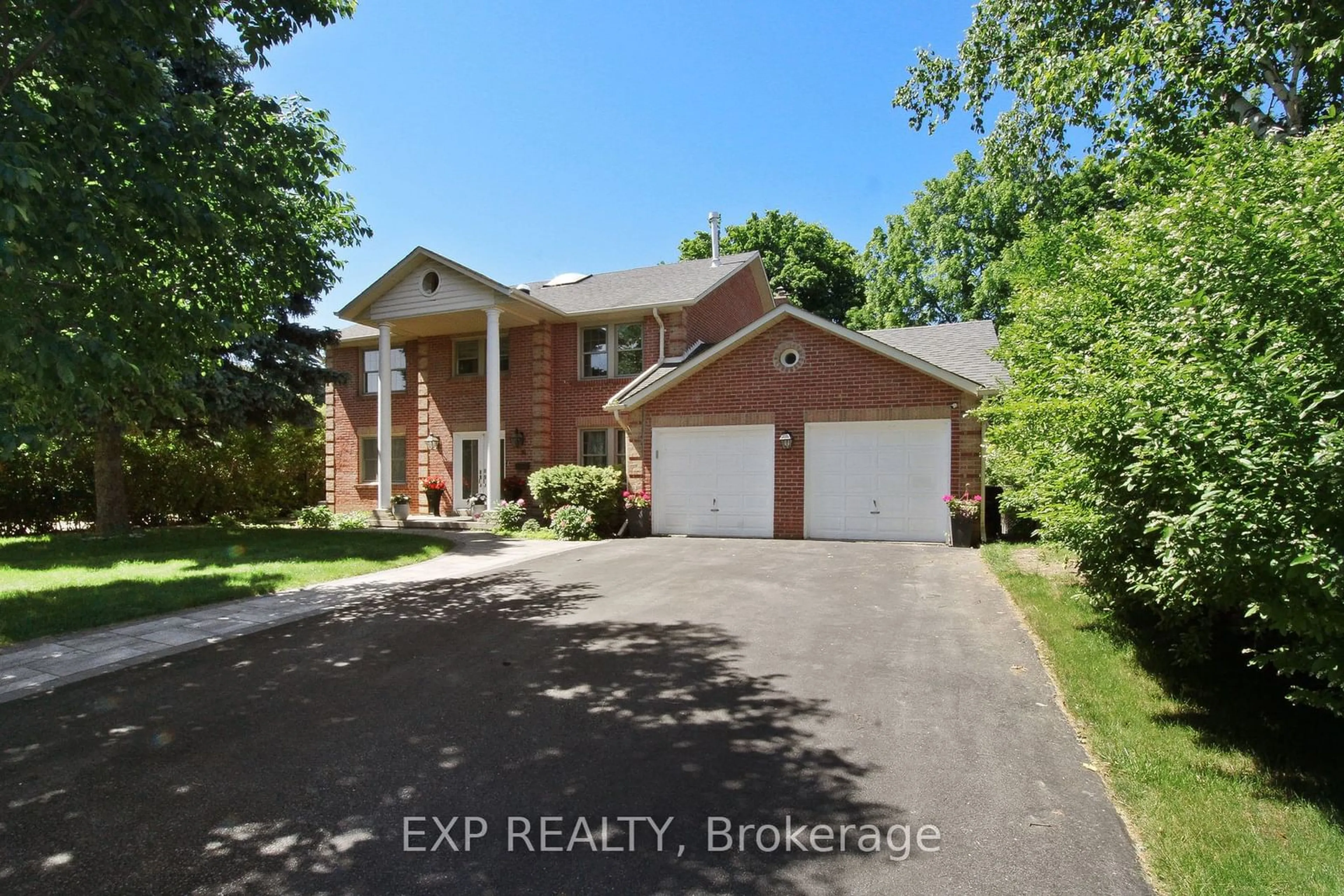 Frontside or backside of a home for 14 Wadsworth Circ, Brampton Ontario L6Z 1W7