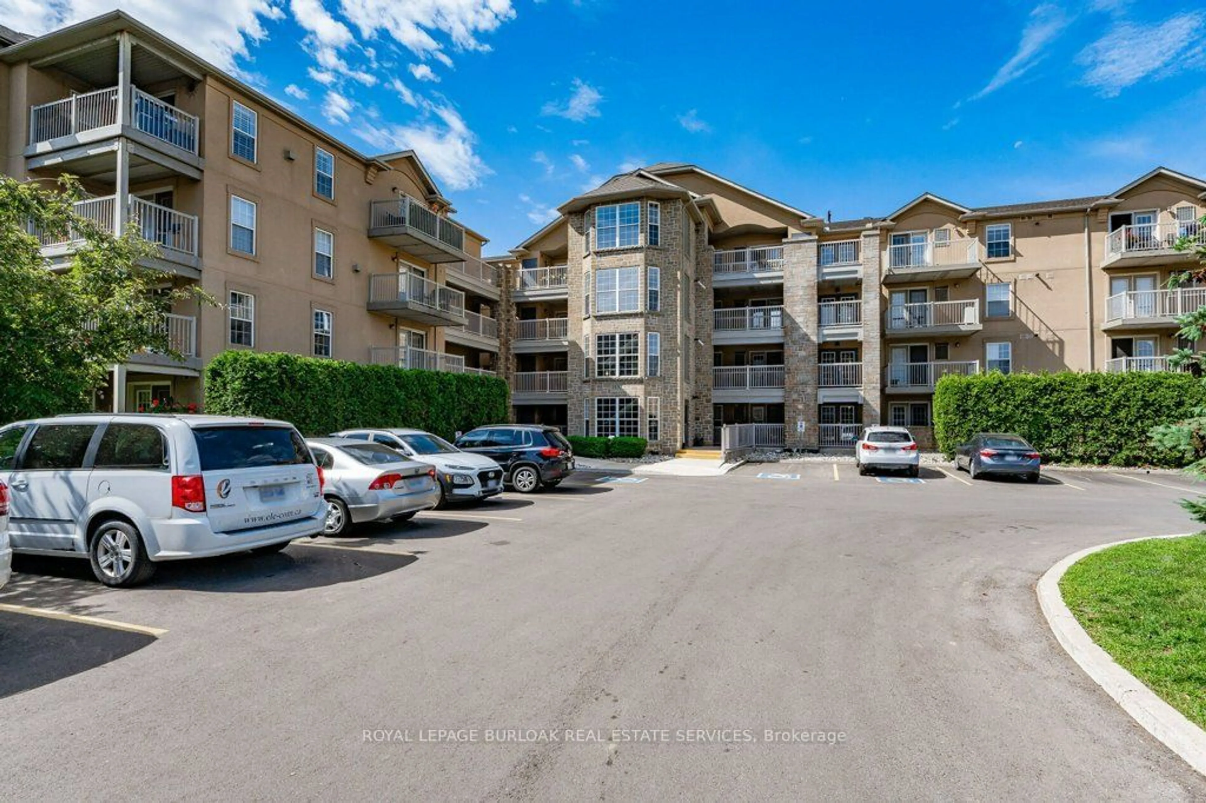 A pic from exterior of the house or condo for 1450 Bishops Gate #101, Oakville Ontario L6M 4N1