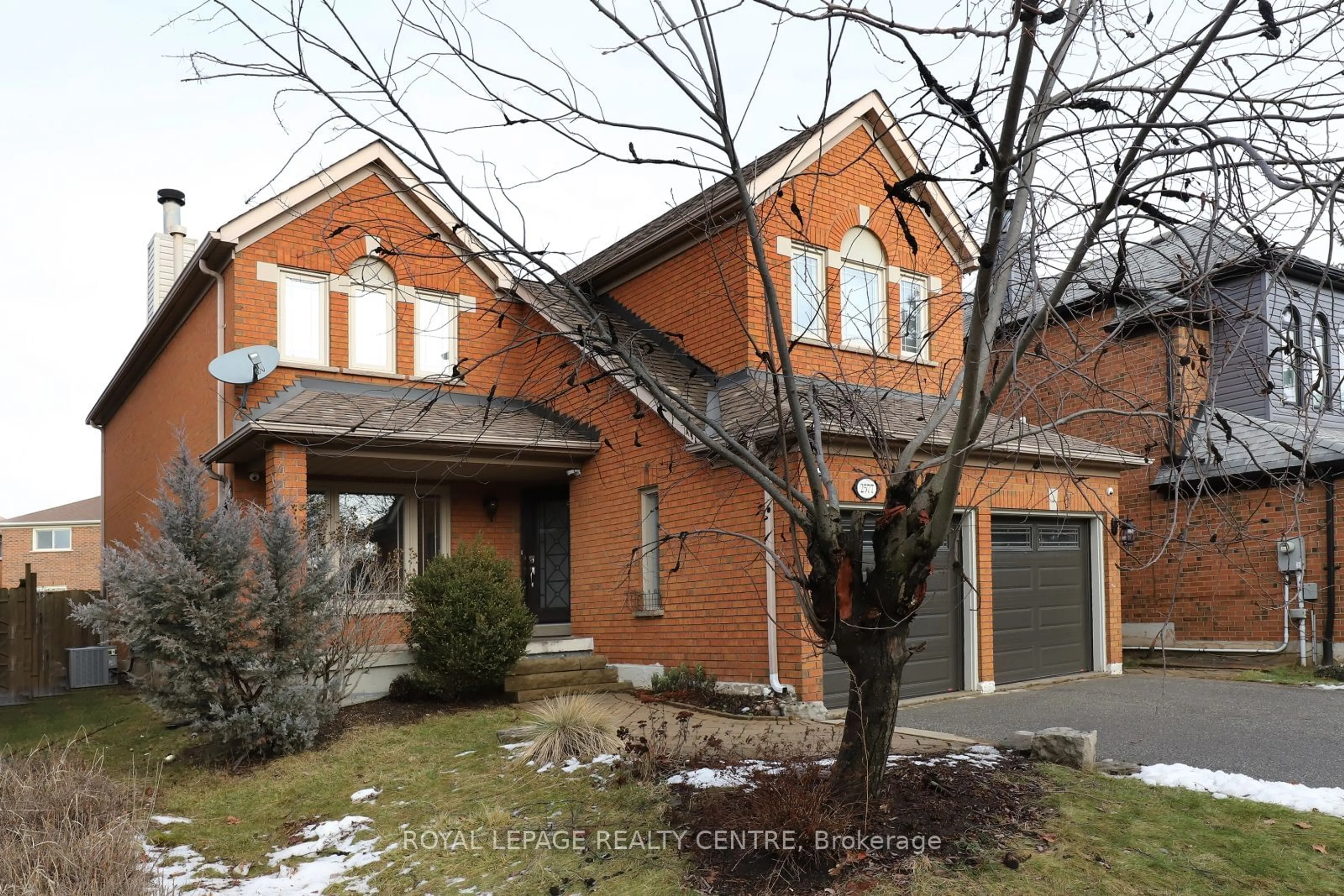 Frontside or backside of a home for 2577 Burnford Tr, Mississauga Ontario L5M 5E3