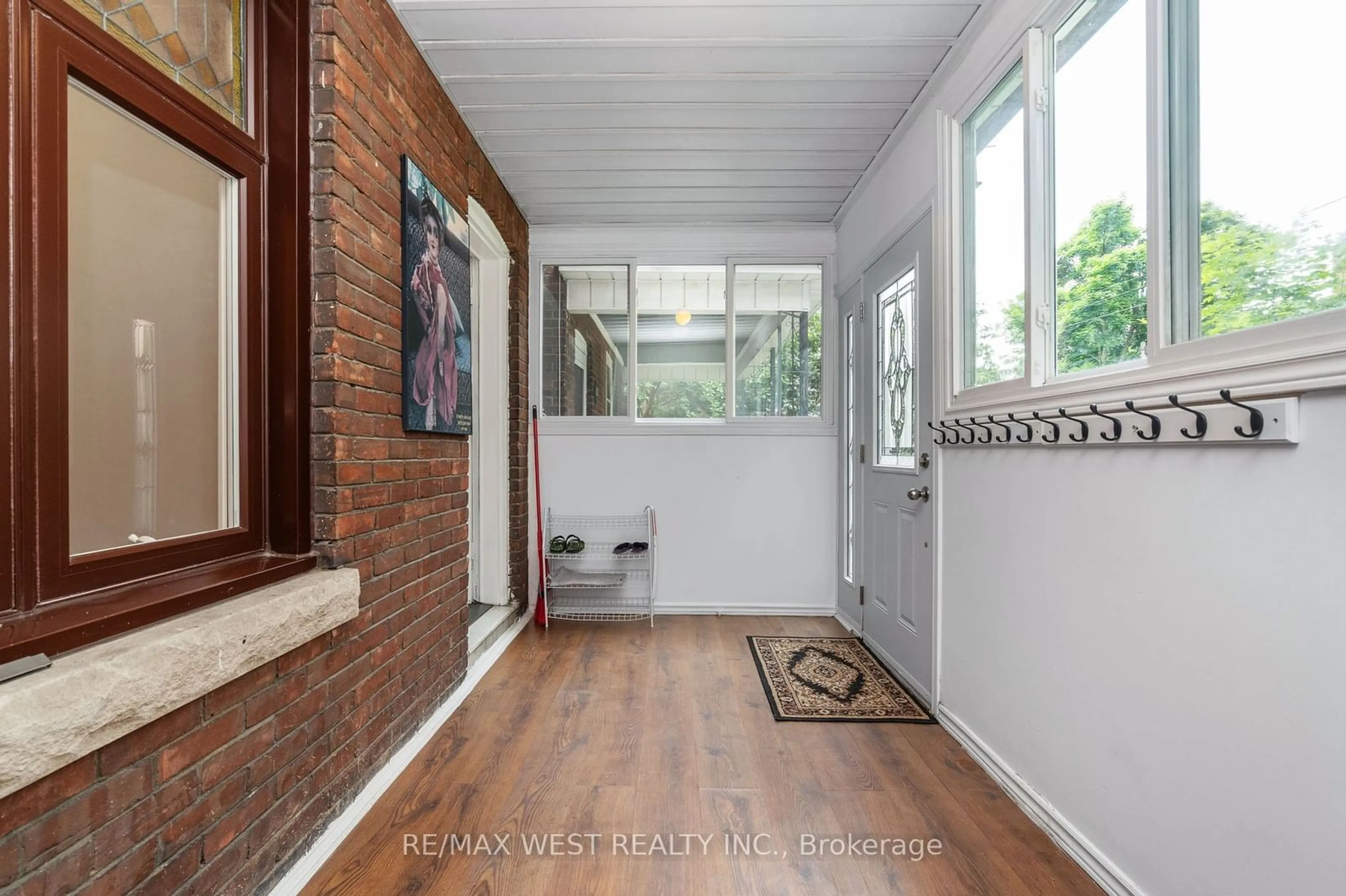 Indoor entryway for 55 Lynd Ave, Toronto Ontario M6R 1T8