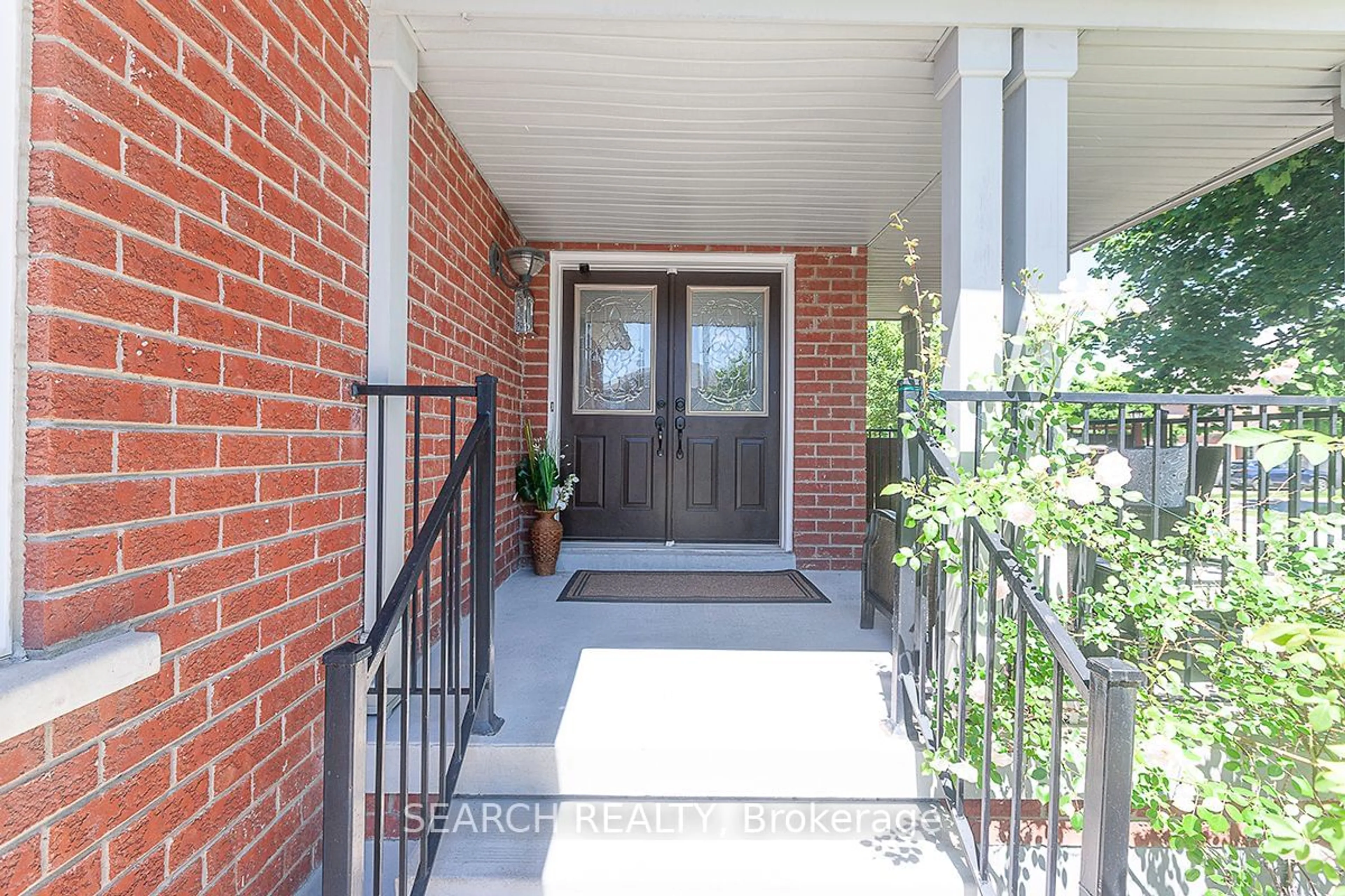 Indoor entryway for 75 Olympia Cres, Brampton Ontario L6X 4W3