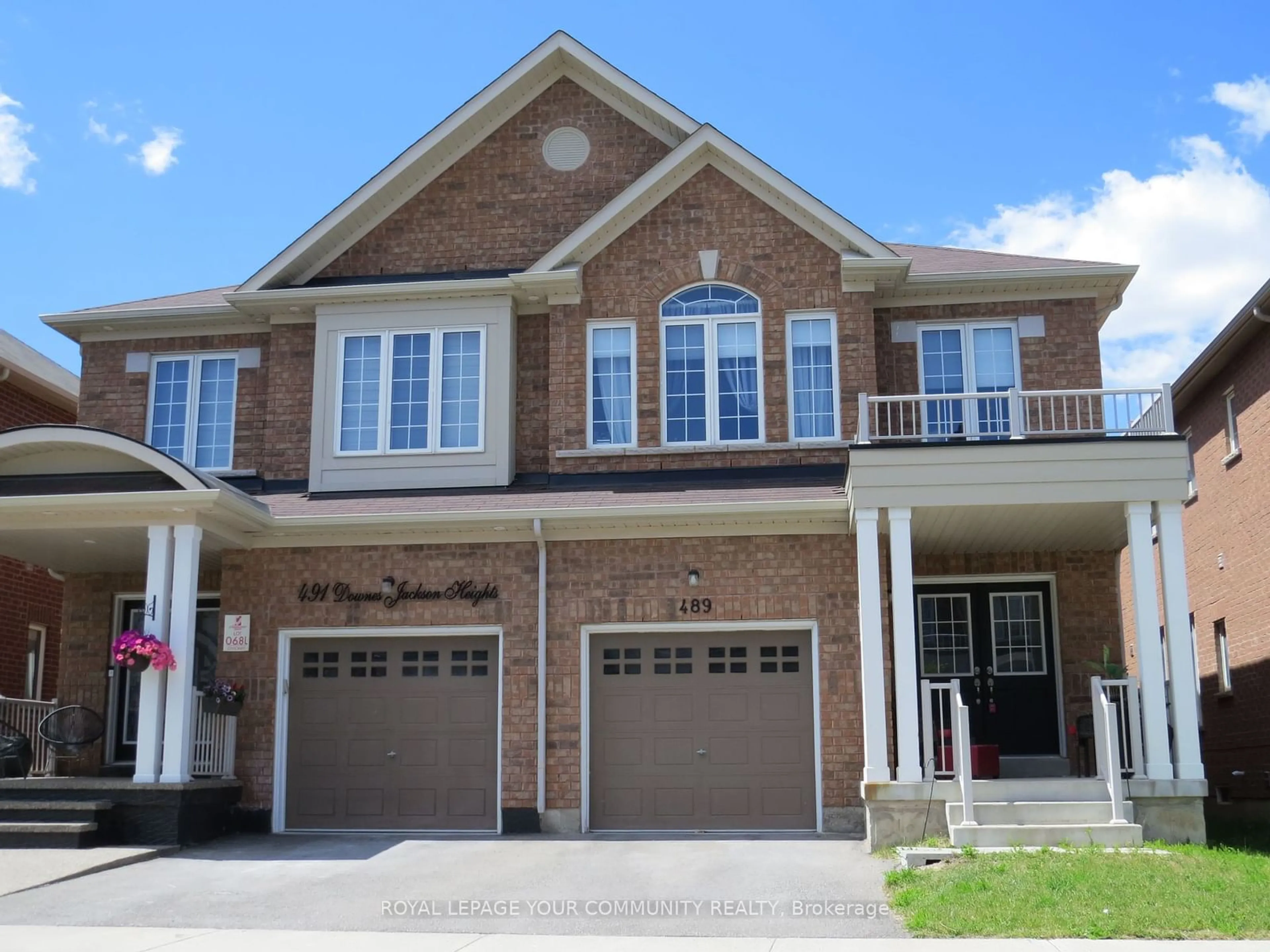 Home with brick exterior material for 489 Downes Jackson Hts, Milton Ontario L9T 8W1