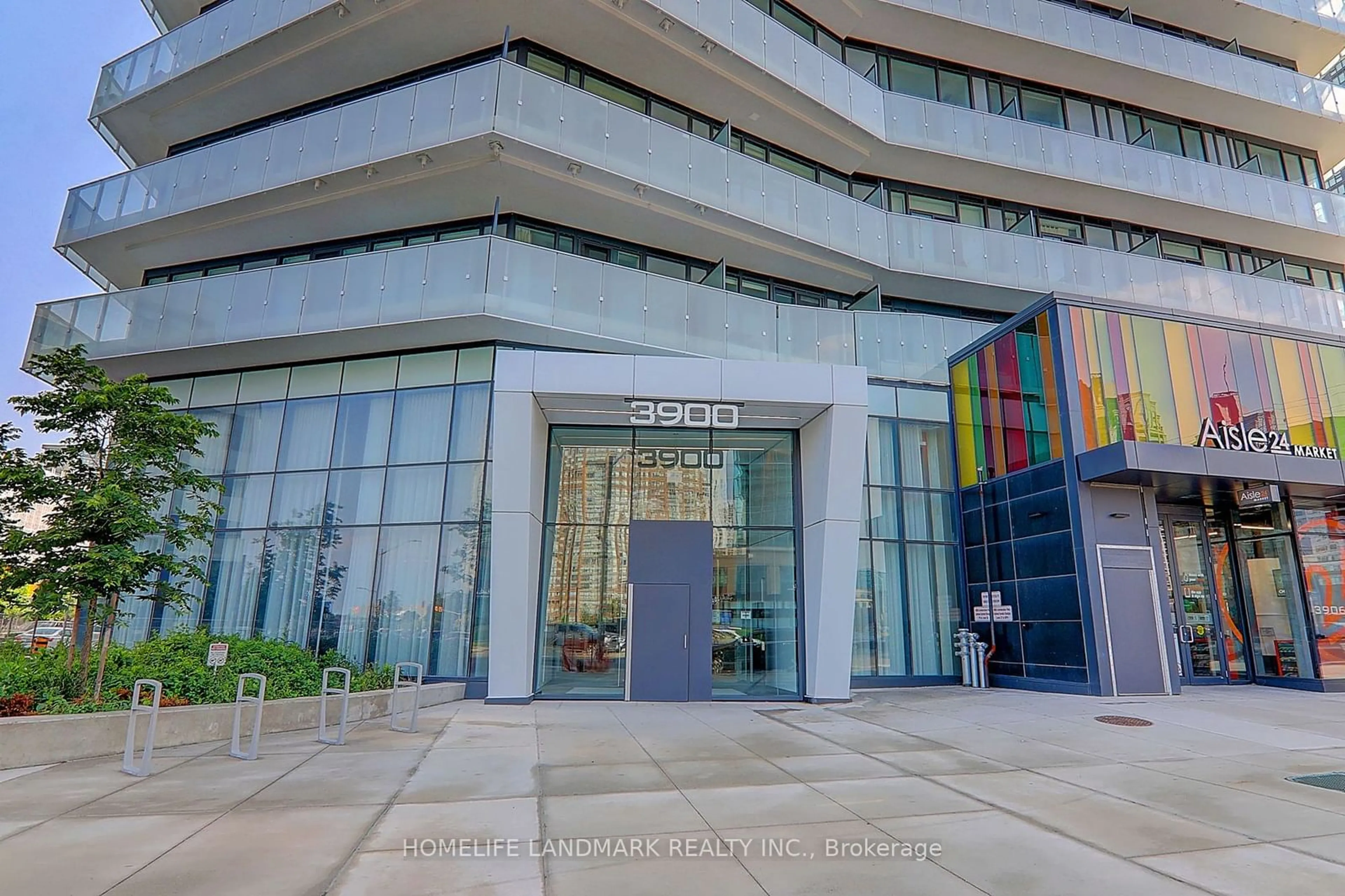 Indoor foyer for 3900 Confederation Pkwy #2306, Mississauga Ontario L5B 0M3