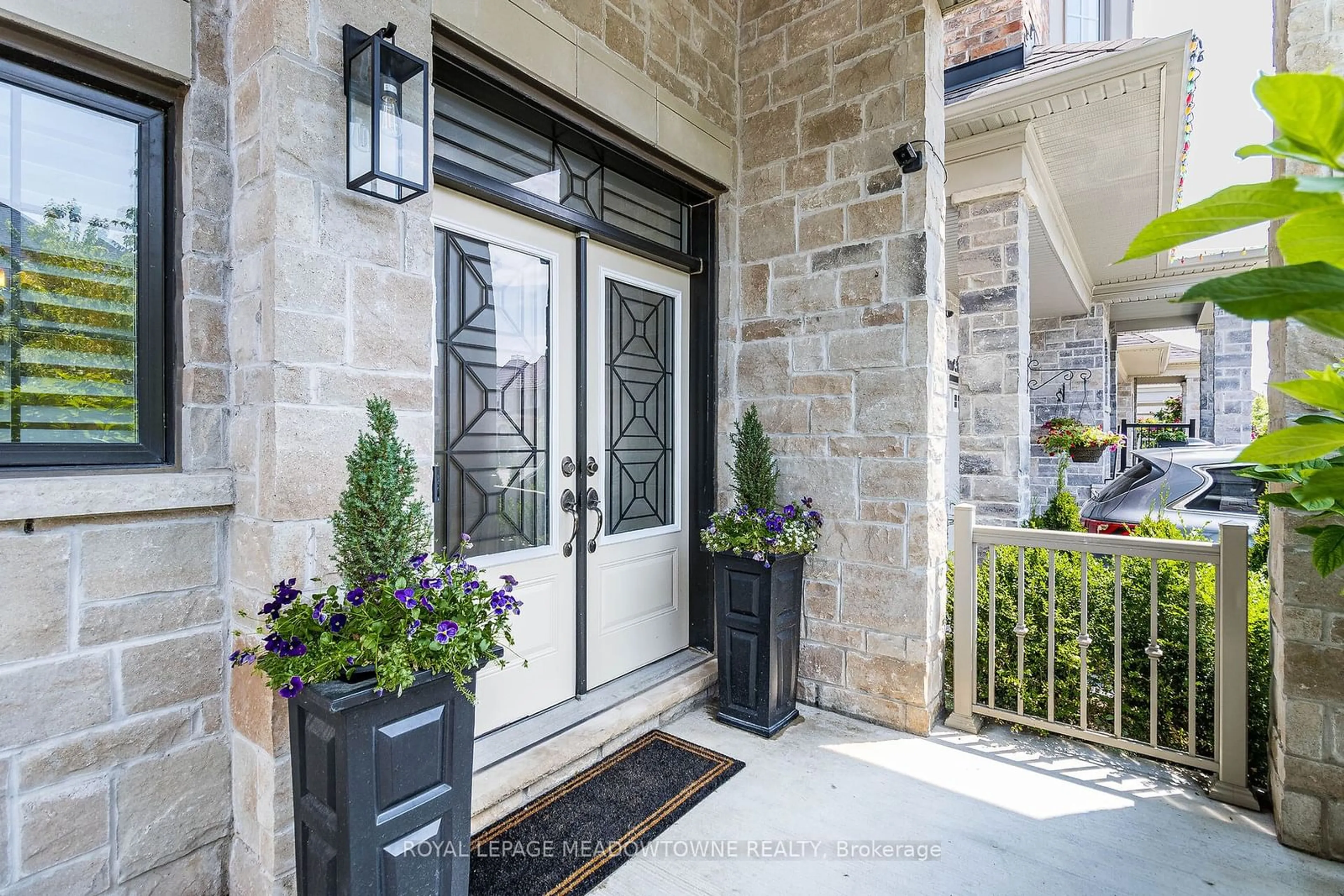 Indoor entryway for 21 Provost Tr, Brampton Ontario L6Y 6E7