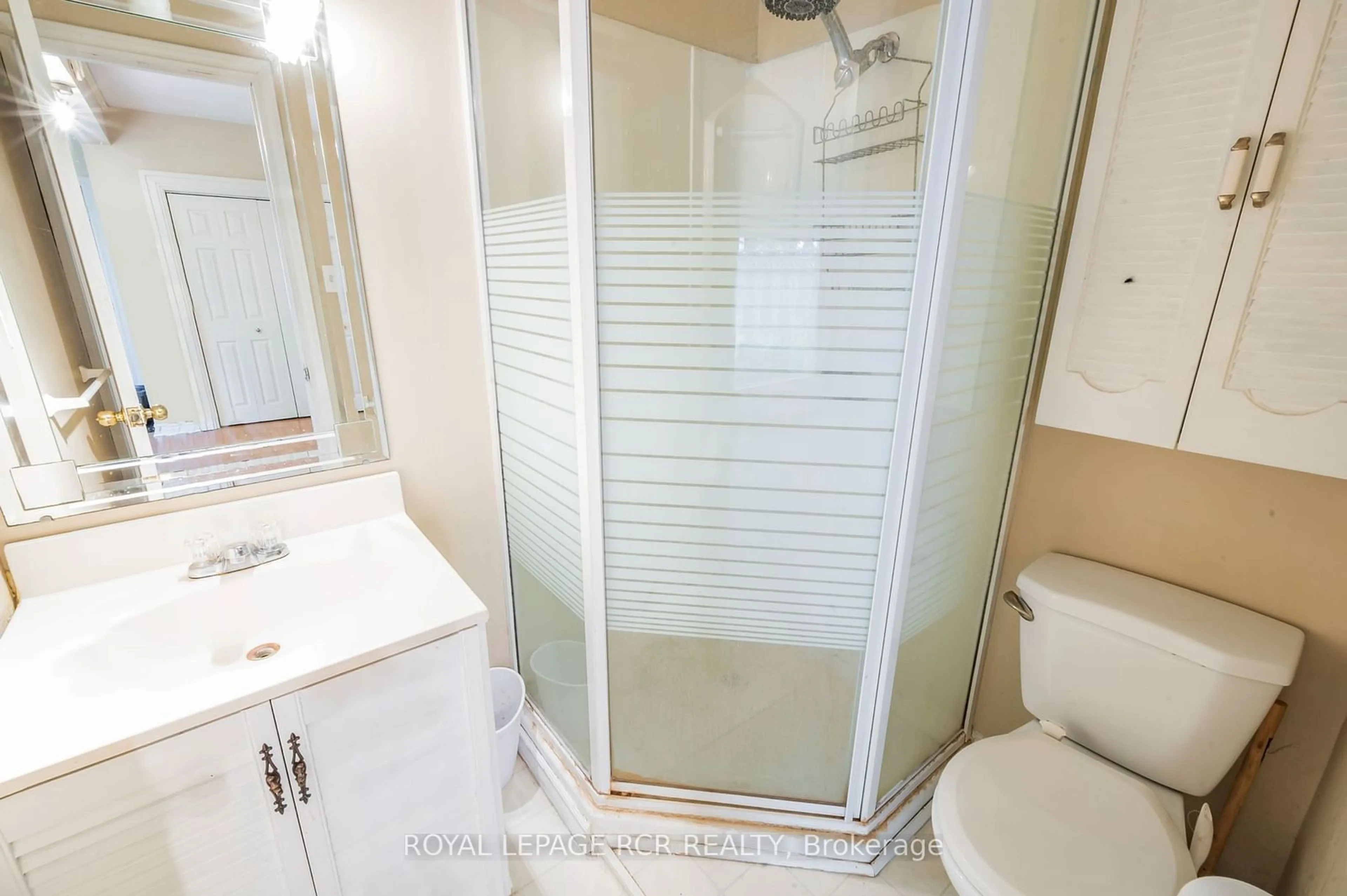 Bathroom for 7 Gifford St, Orangeville Ontario L9W 2S8