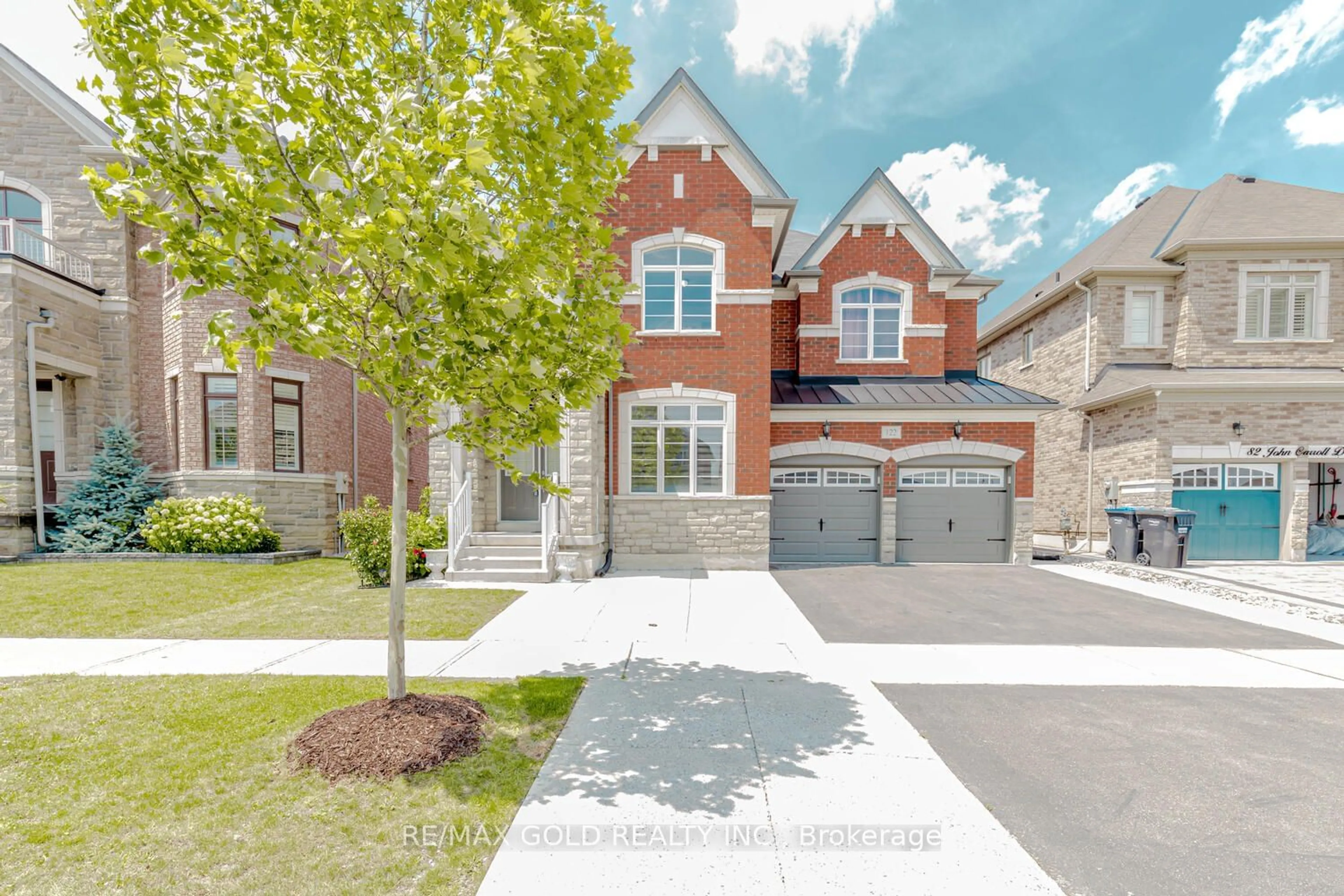 Home with brick exterior material for 122 Squire Ellis Dr, Brampton Ontario L6P 4J4