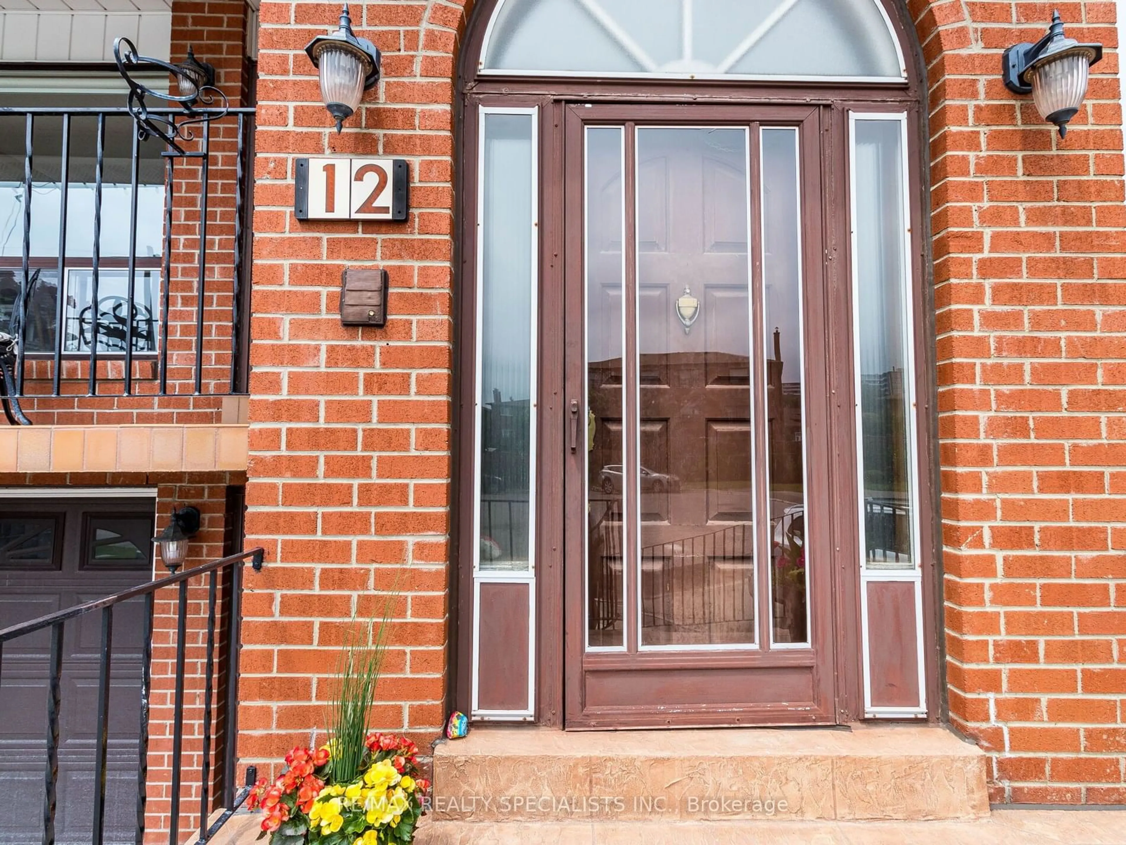 Indoor entryway for 12 Fonthill Pl, Toronto Ontario M3J 3G6