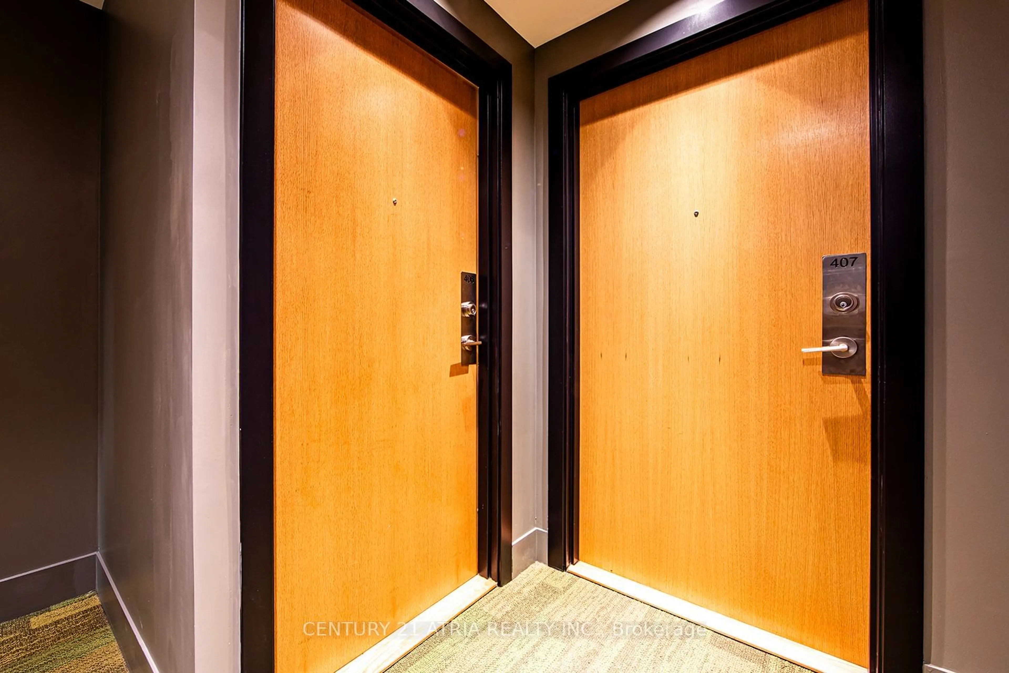 Indoor foyer for 1787 St Clair Ave #406, Toronto Ontario M6N 0B7