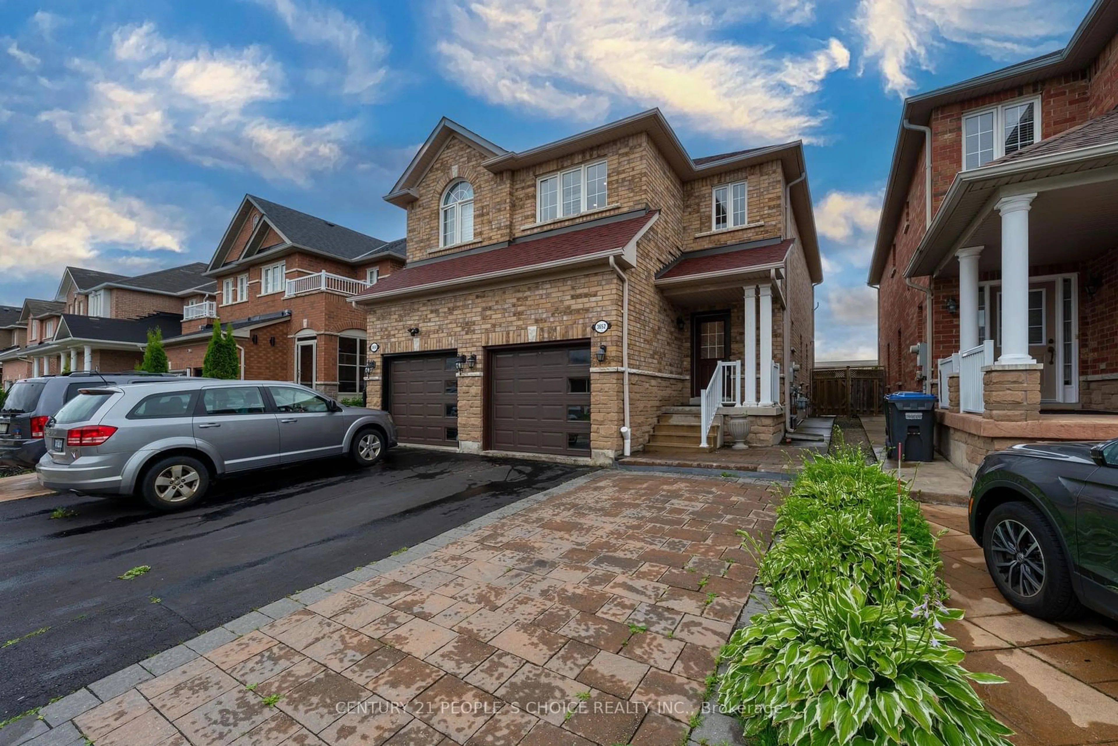 A pic from exterior of the house or condo for 3652 Bala Dr, Mississauga Ontario L5M 7N1