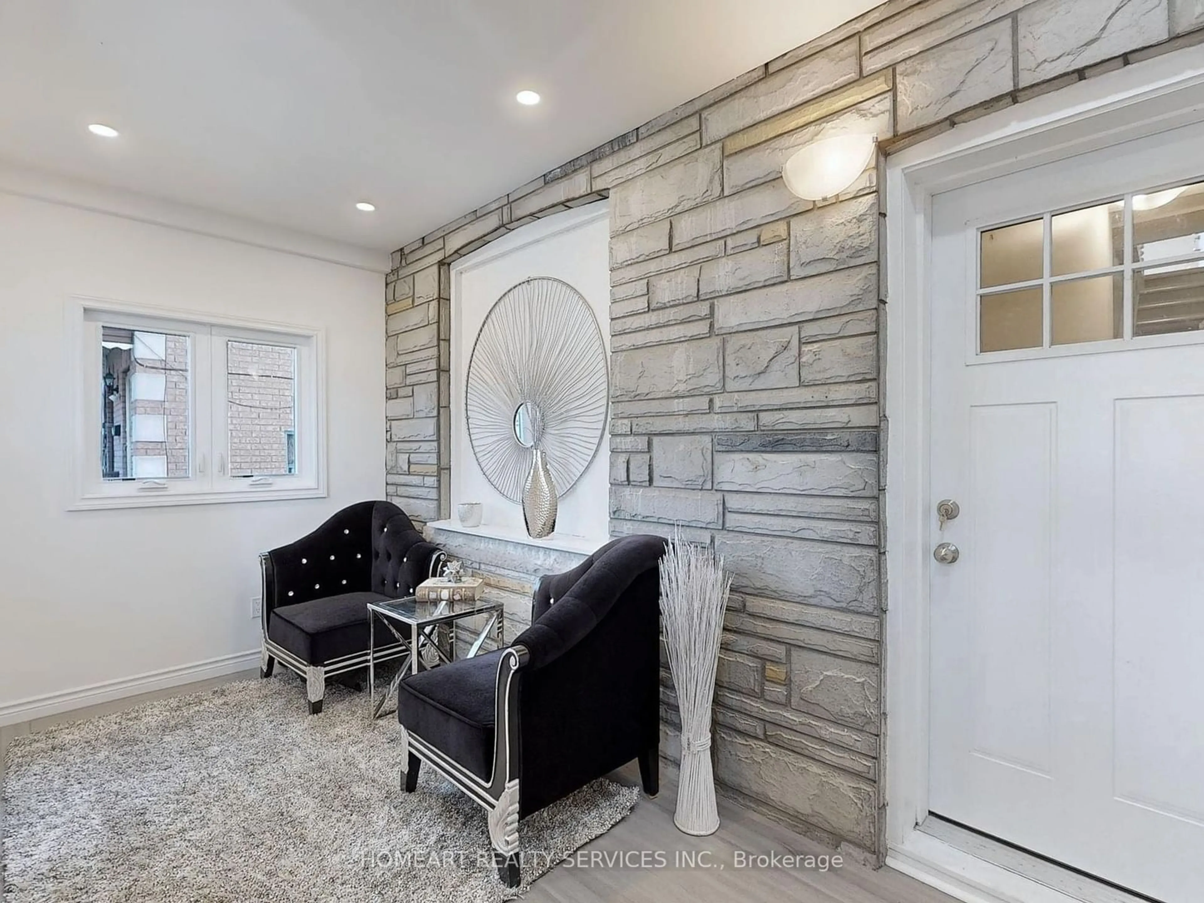 Indoor entryway for 134 Millicent St, Toronto Ontario M6H 1W4