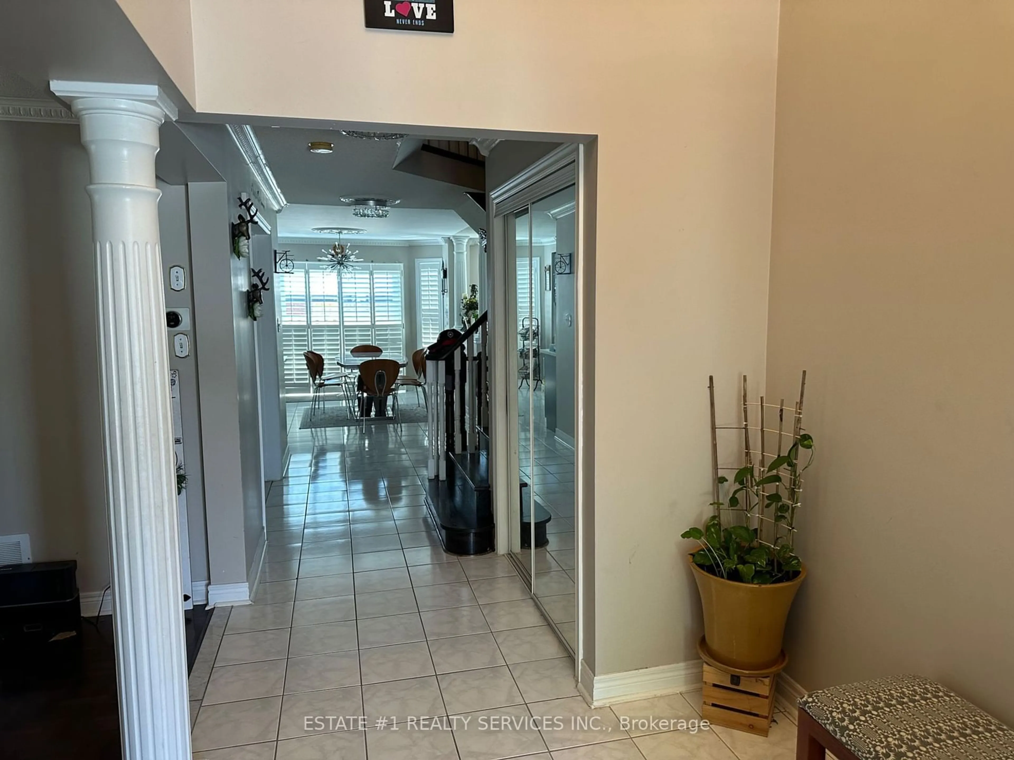Indoor foyer for 35 Duffield Rd, Brampton Ontario L7A 2P5
