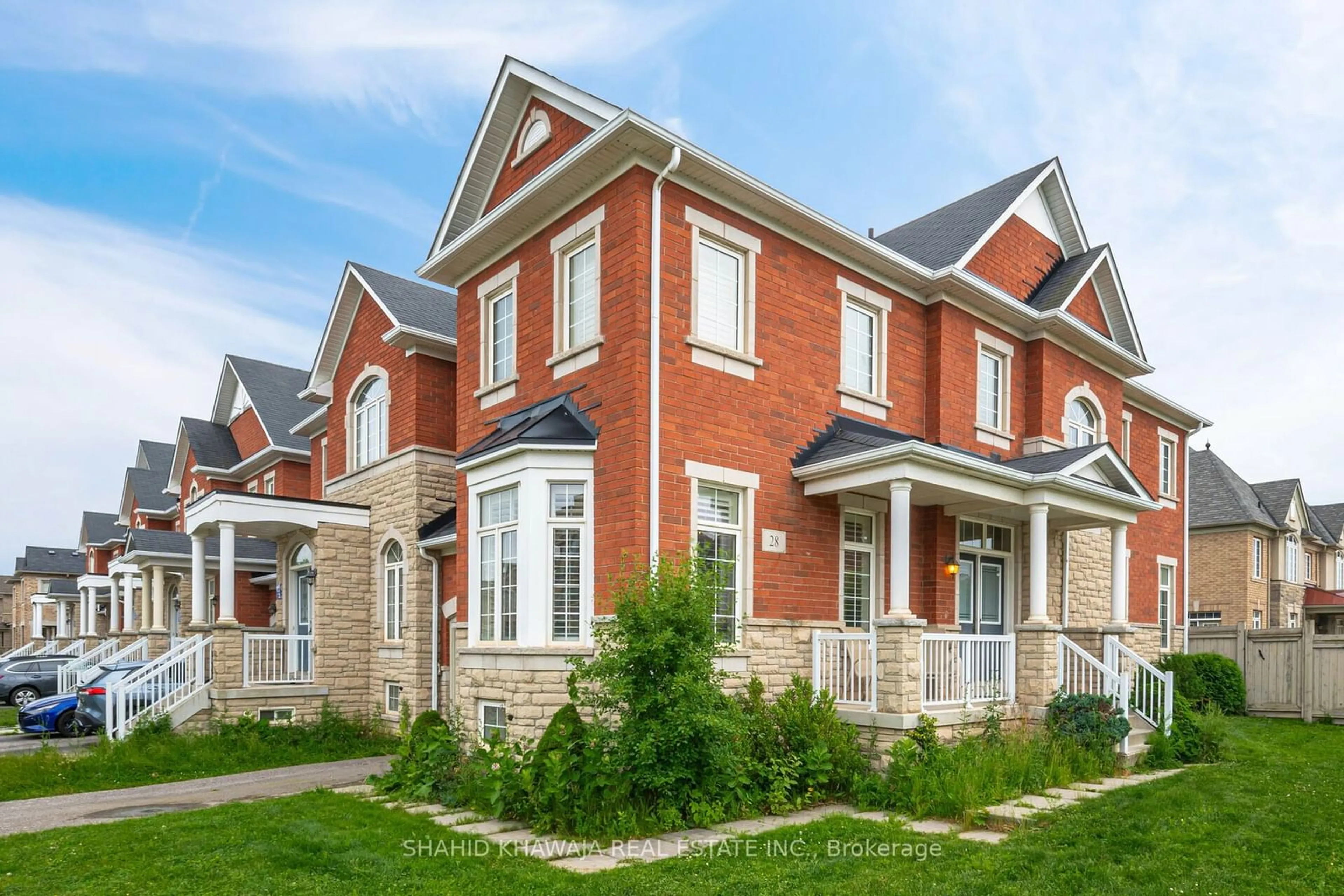 Home with brick exterior material for 28 Sixteen Mile Dr, Oakville Ontario L6M 0S7