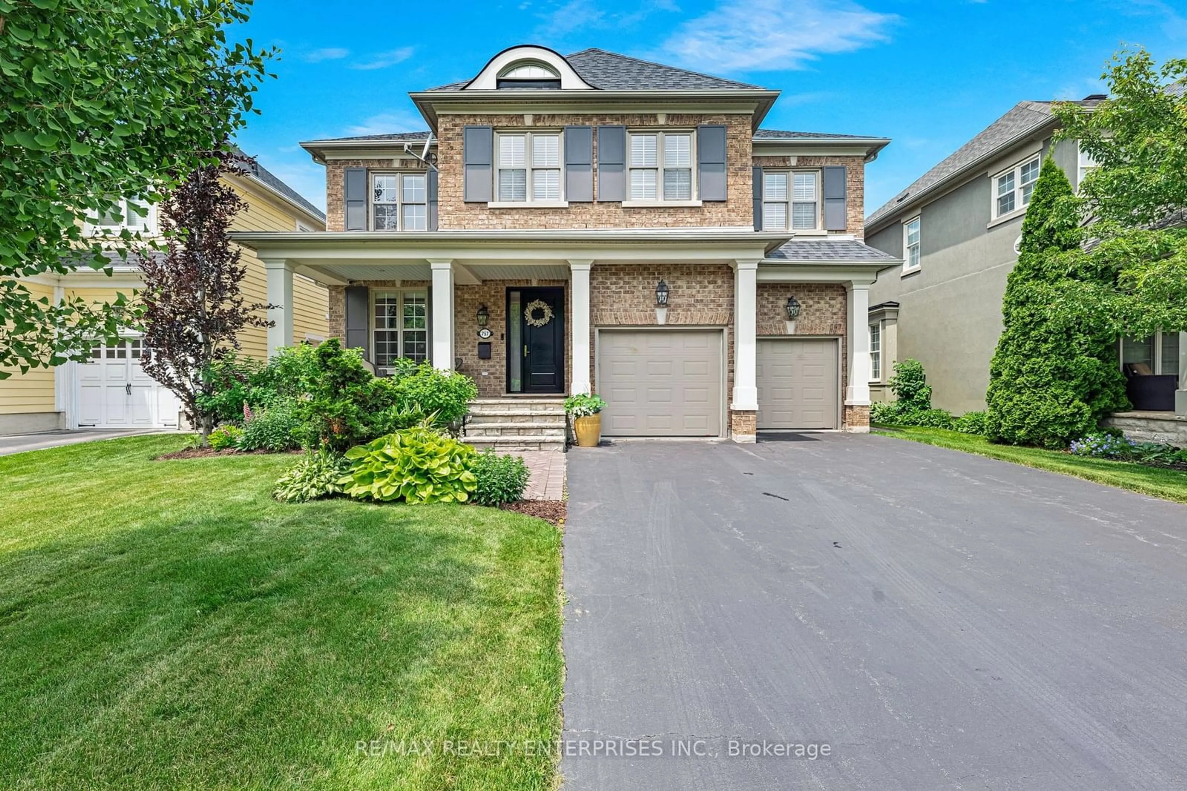 Frontside or backside of a home for 757 Merlot Crt, Mississauga Ontario L5H 4M4