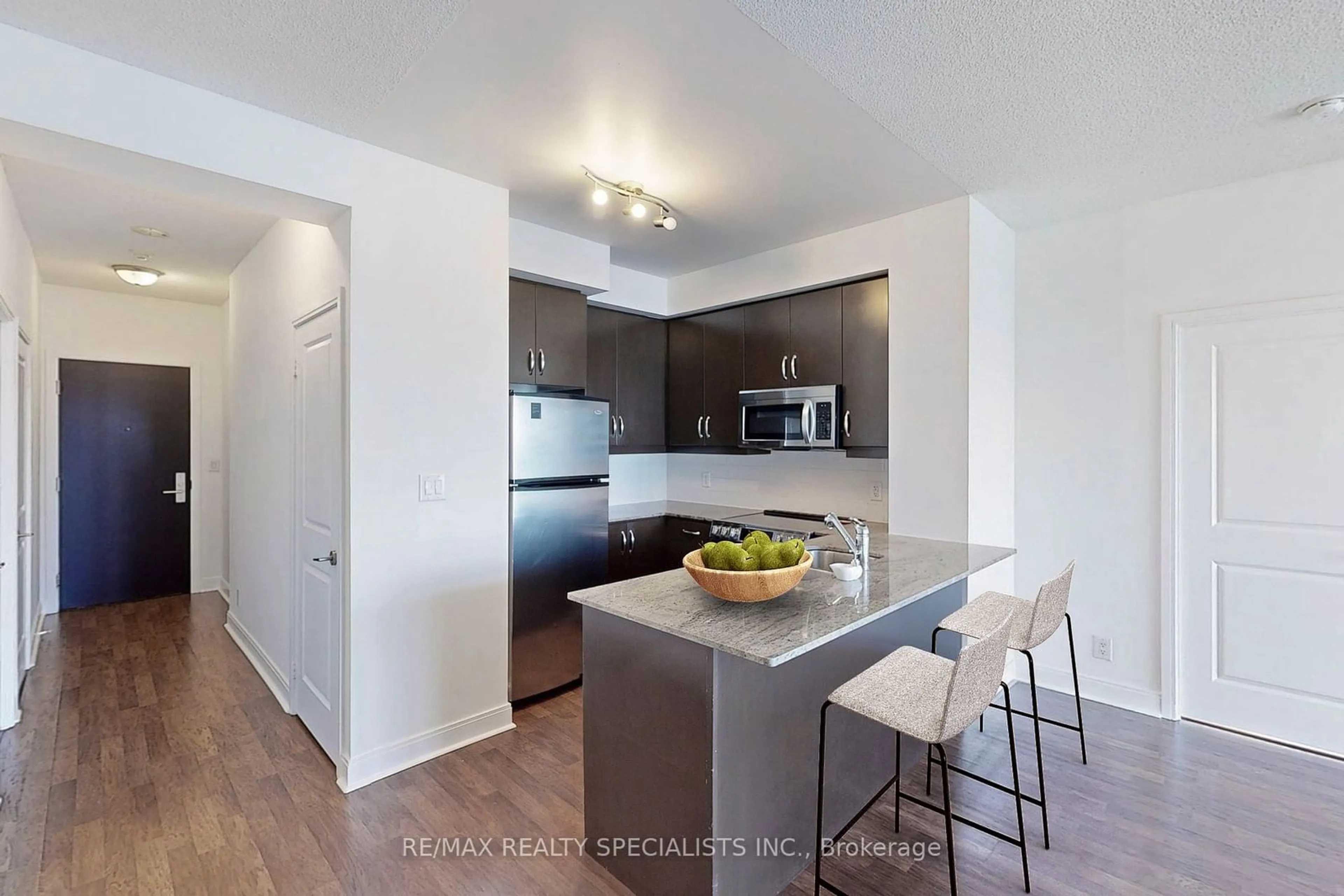 Standard kitchen for 50 Absolute Ave #2610, Mississauga Ontario L4Z 0A8