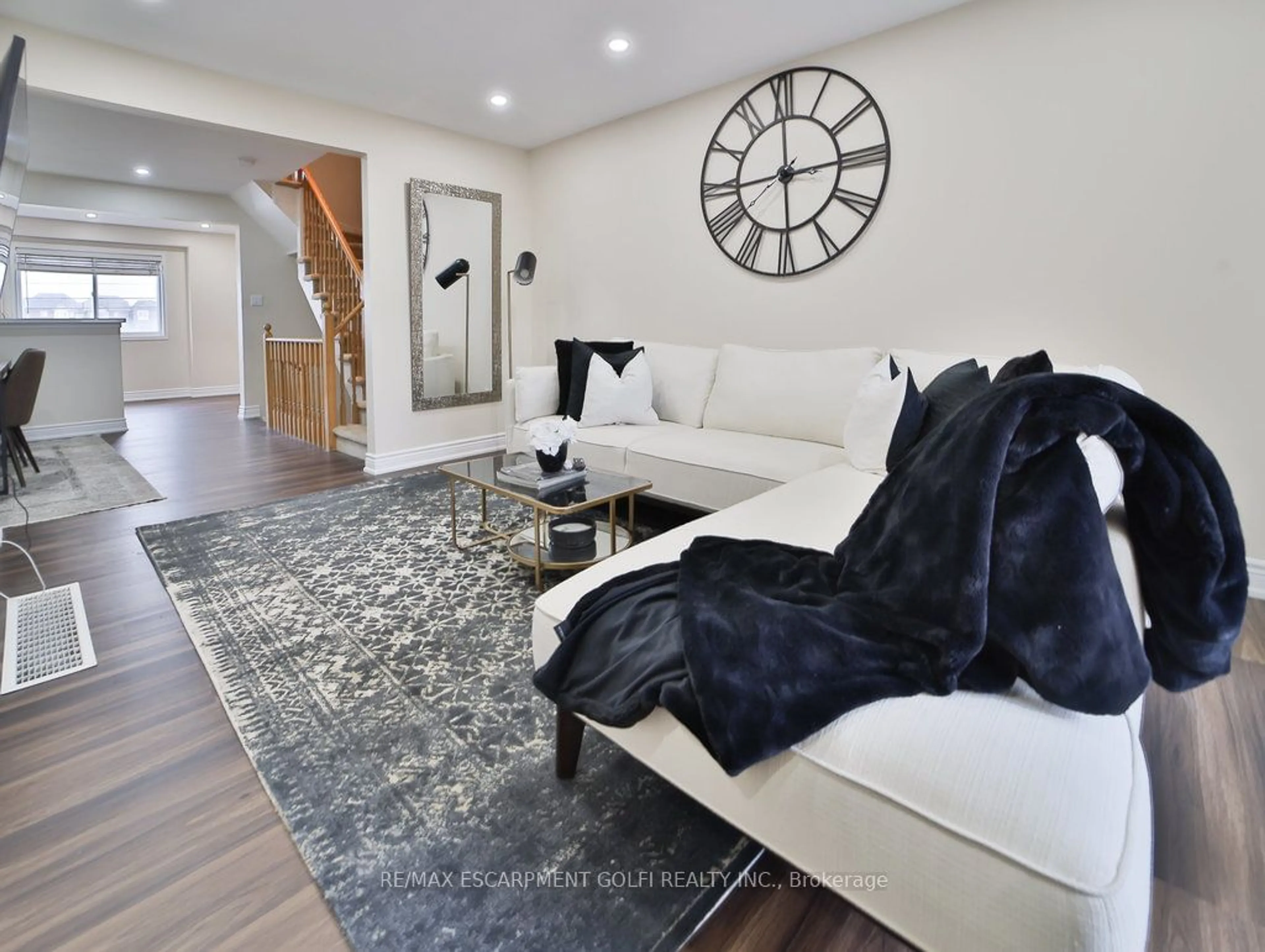 Living room for 2531 Northampton Blvd #19, Burlington Ontario L7M 4H5