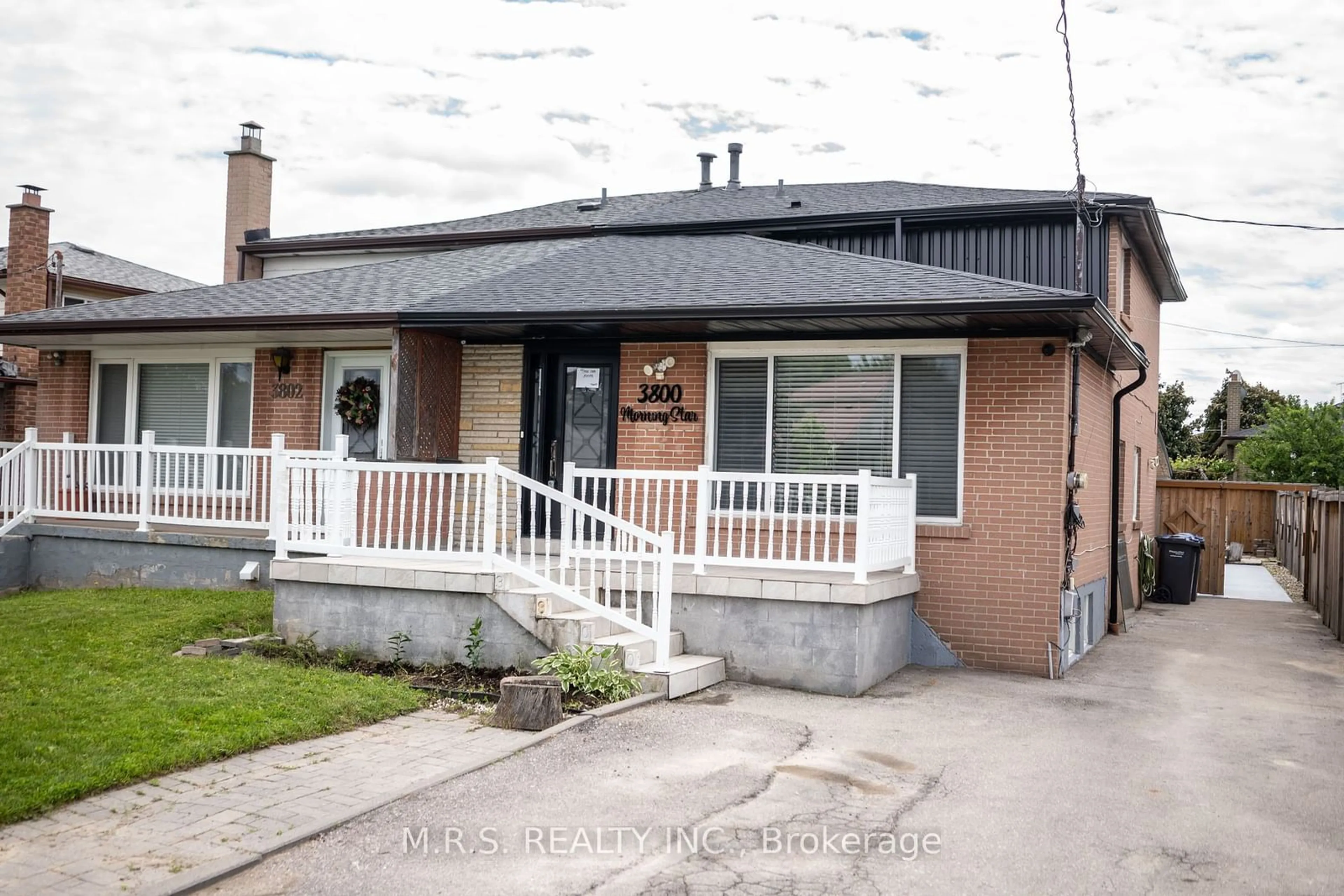 Frontside or backside of a home for 3800 Morning Star Dr, Mississauga Ontario L4T 1Y9