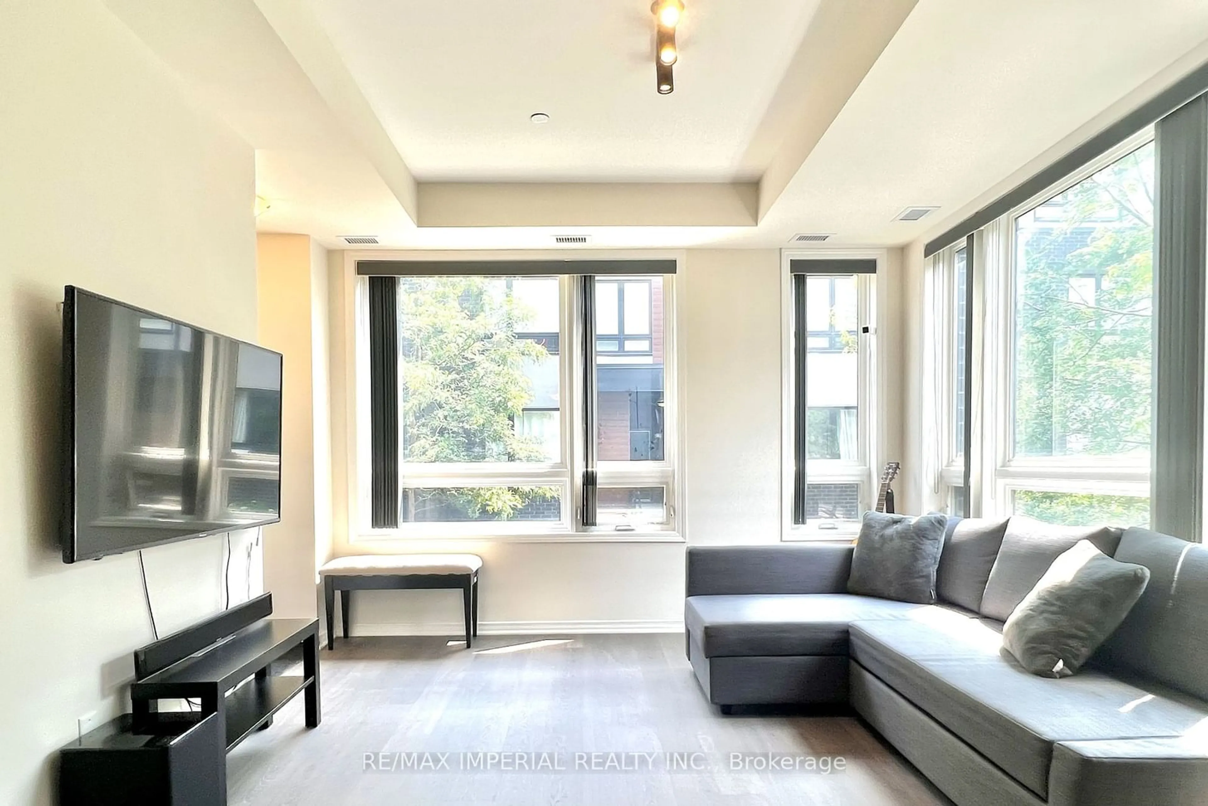 Living room for 1120 Briar Hill Ave #201, Toronto Ontario M6B 0A9