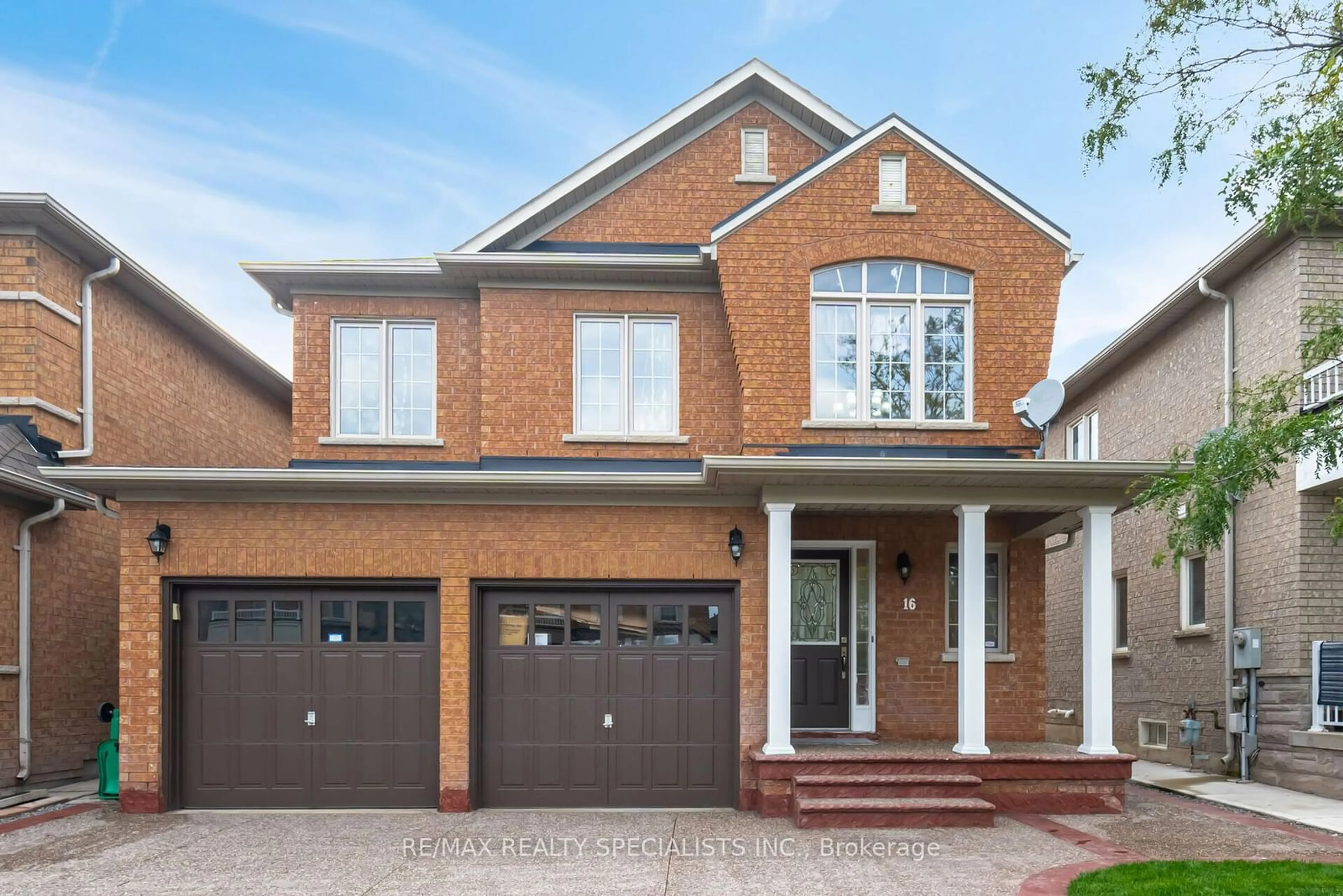 Home with brick exterior material for 16 Mountland Rd, Brampton Ontario L6P 1Z9