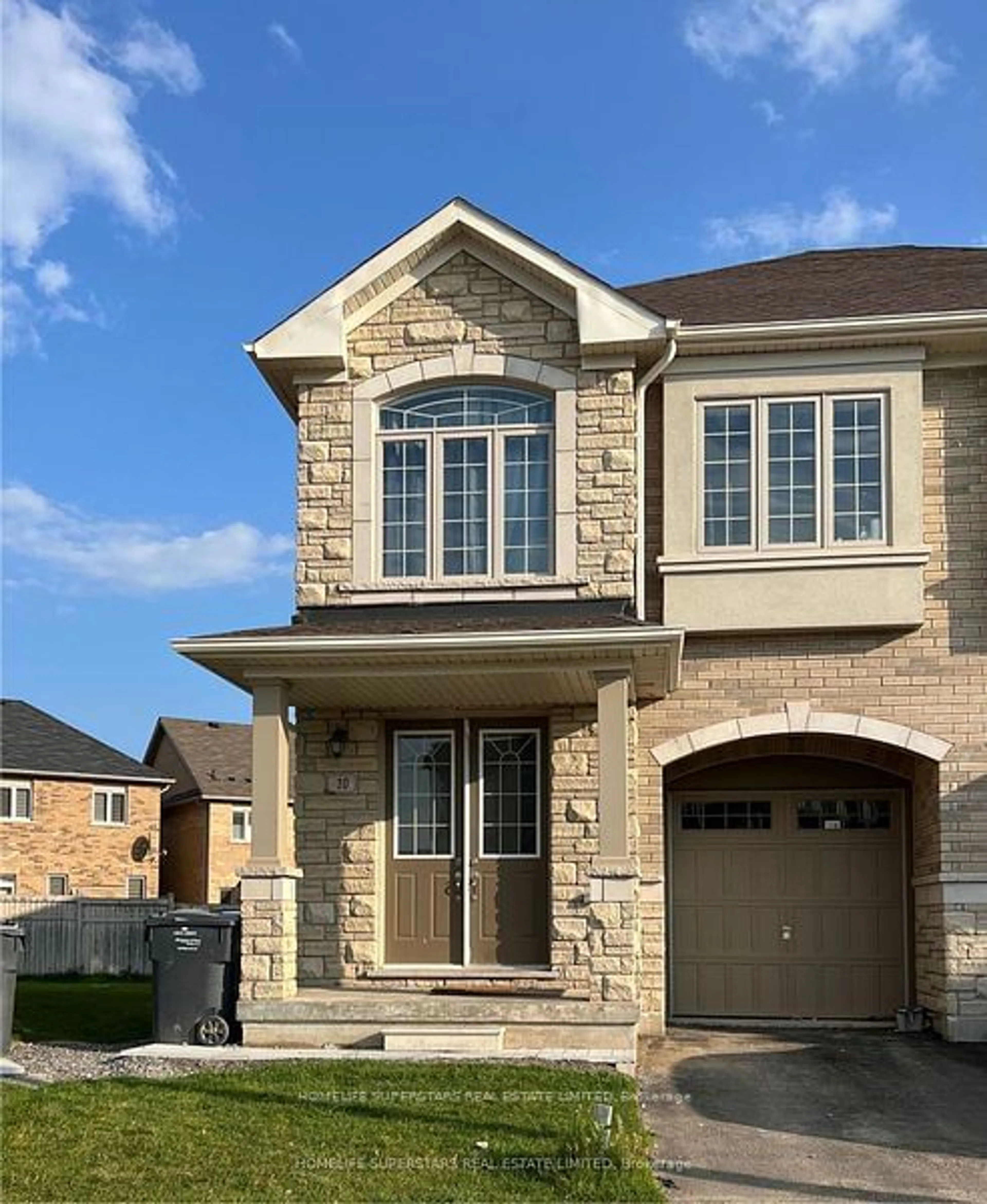 Home with brick exterior material for 10 Hashmi Pl, Brampton Ontario L6Y 6K1