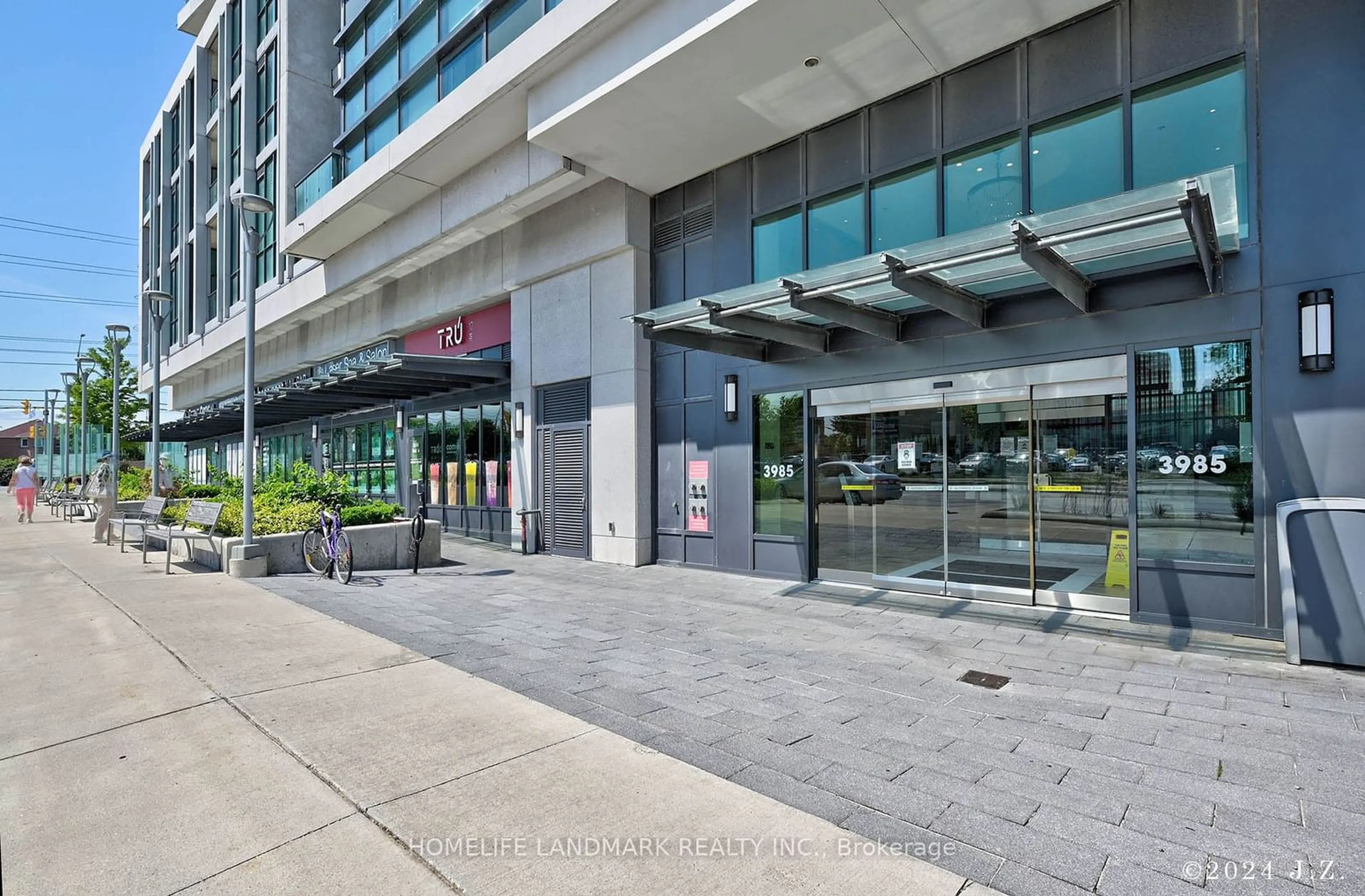 Indoor foyer for 3985 Grand Park Dr #1903, Mississauga Ontario L5B 0H8