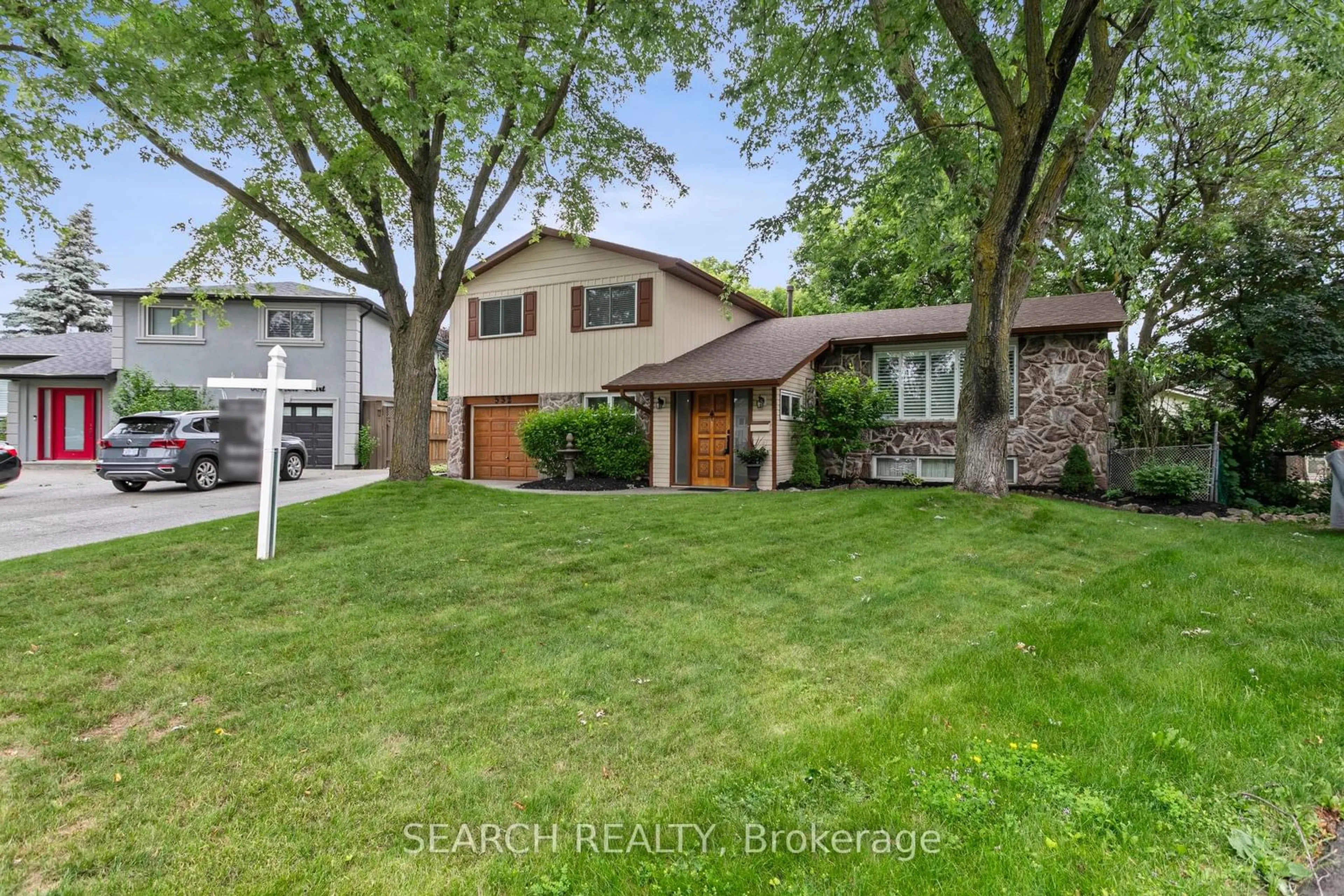 Frontside or backside of a home for 532 Nelson Crt, Milton Ontario L9T 3A6