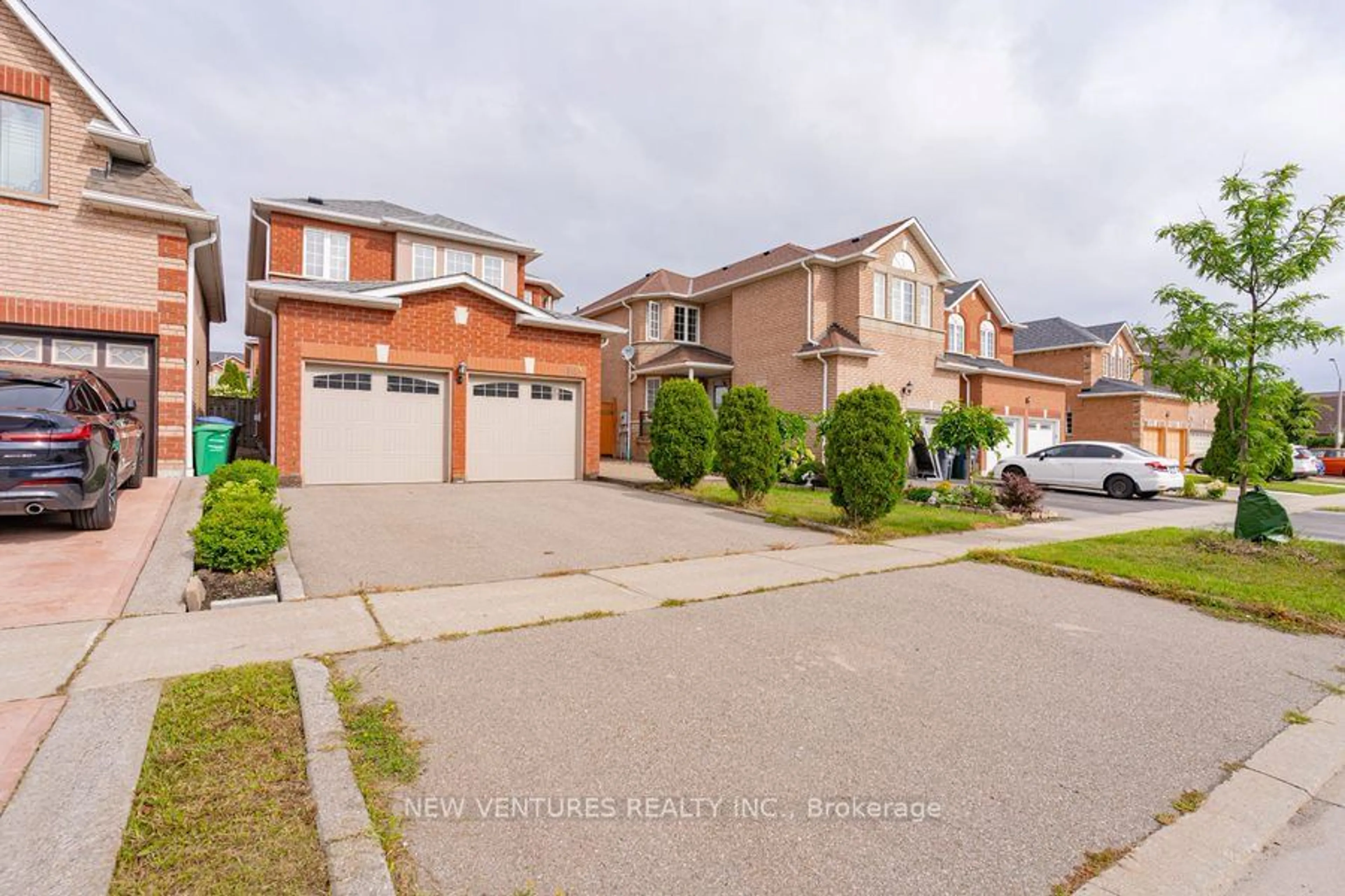 Frontside or backside of a home for 543 Driftcurrent Dr, Mississauga Ontario L4Z 3Z2