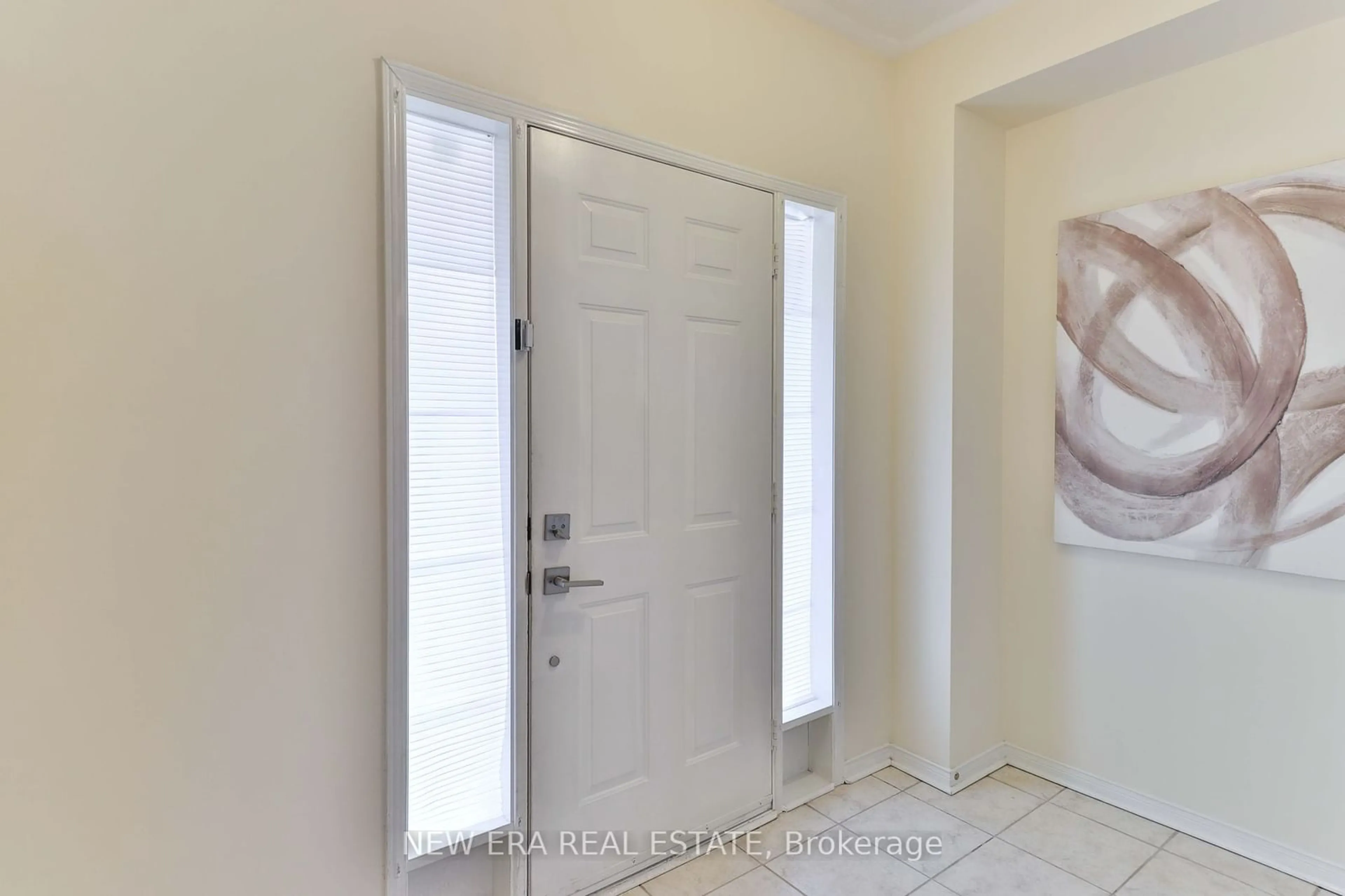 Indoor entryway for 6113 Rowers Cres, Mississauga Ontario L5V 3A3