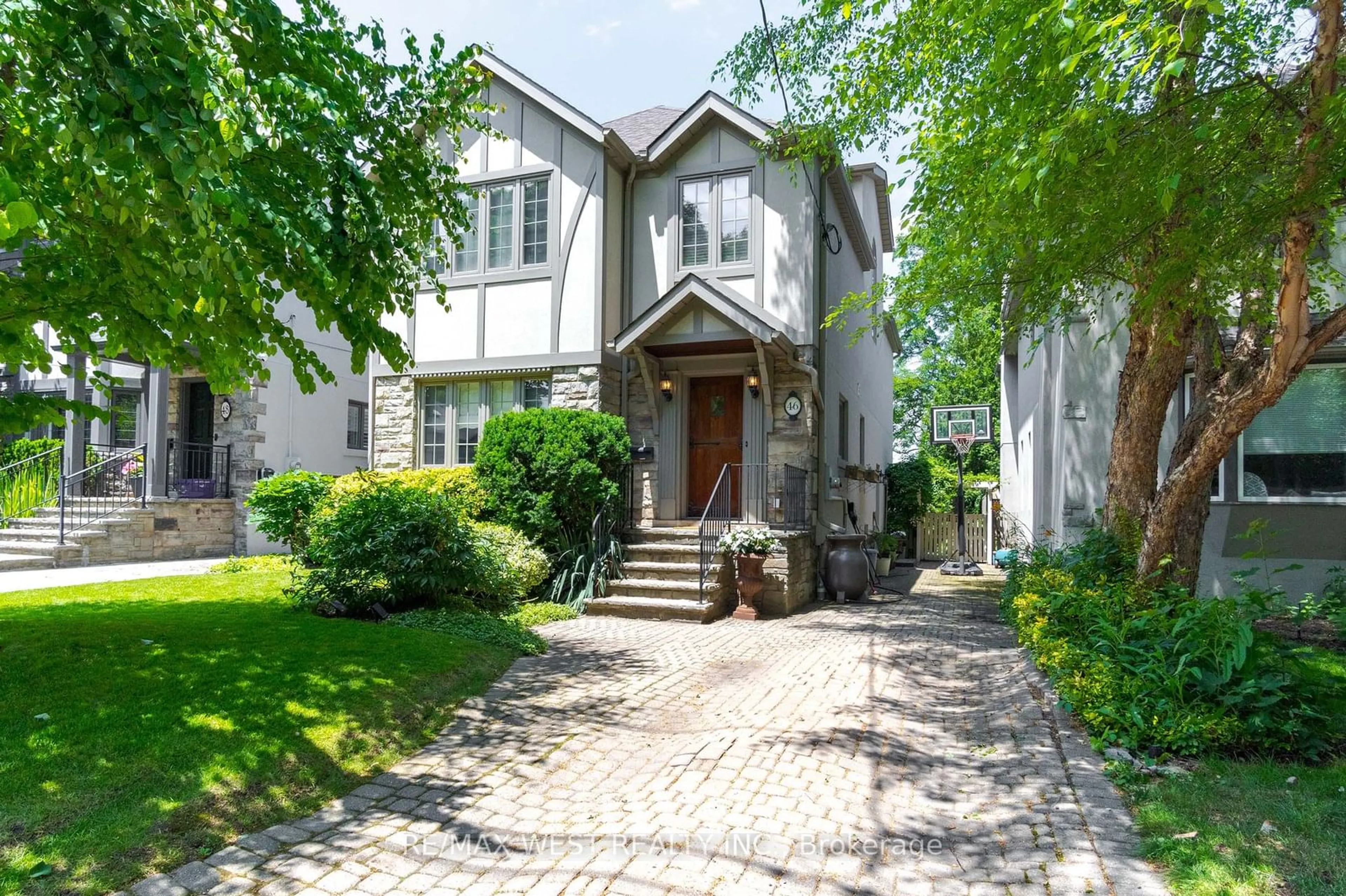 Outside view for 46 Queen Anne Rd, Toronto Ontario M9X 1S9