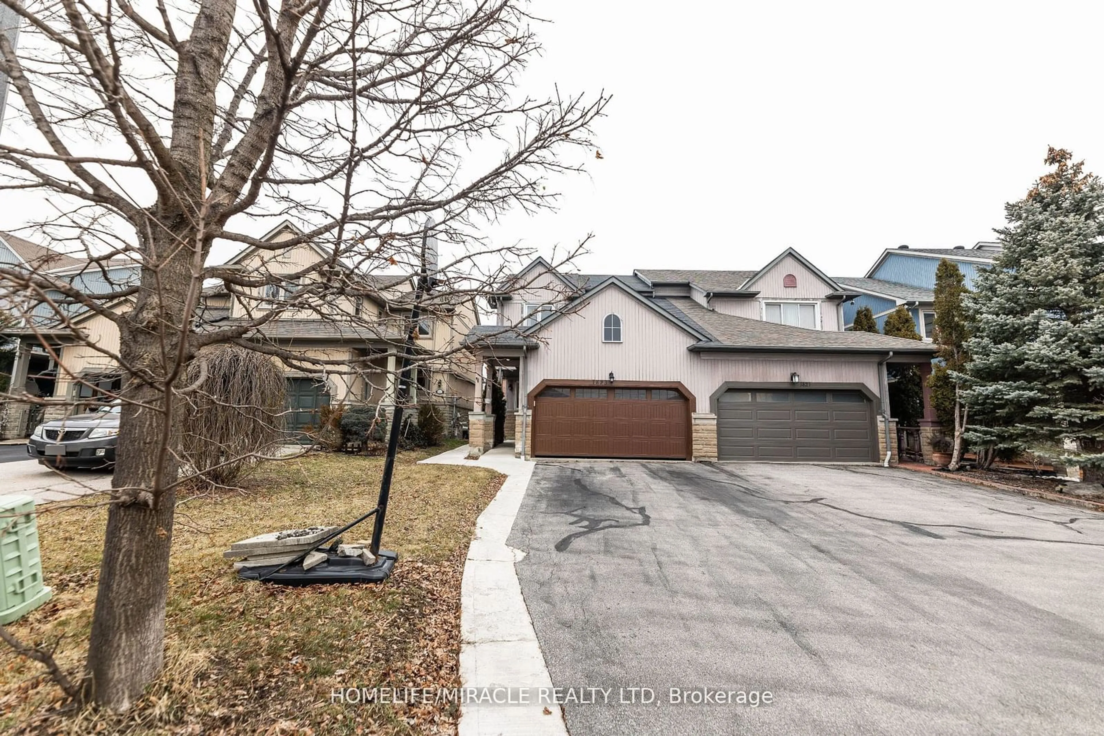 A pic from exterior of the house or condo for 1823 Stevington Cres, Mississauga Ontario L5N 7S4