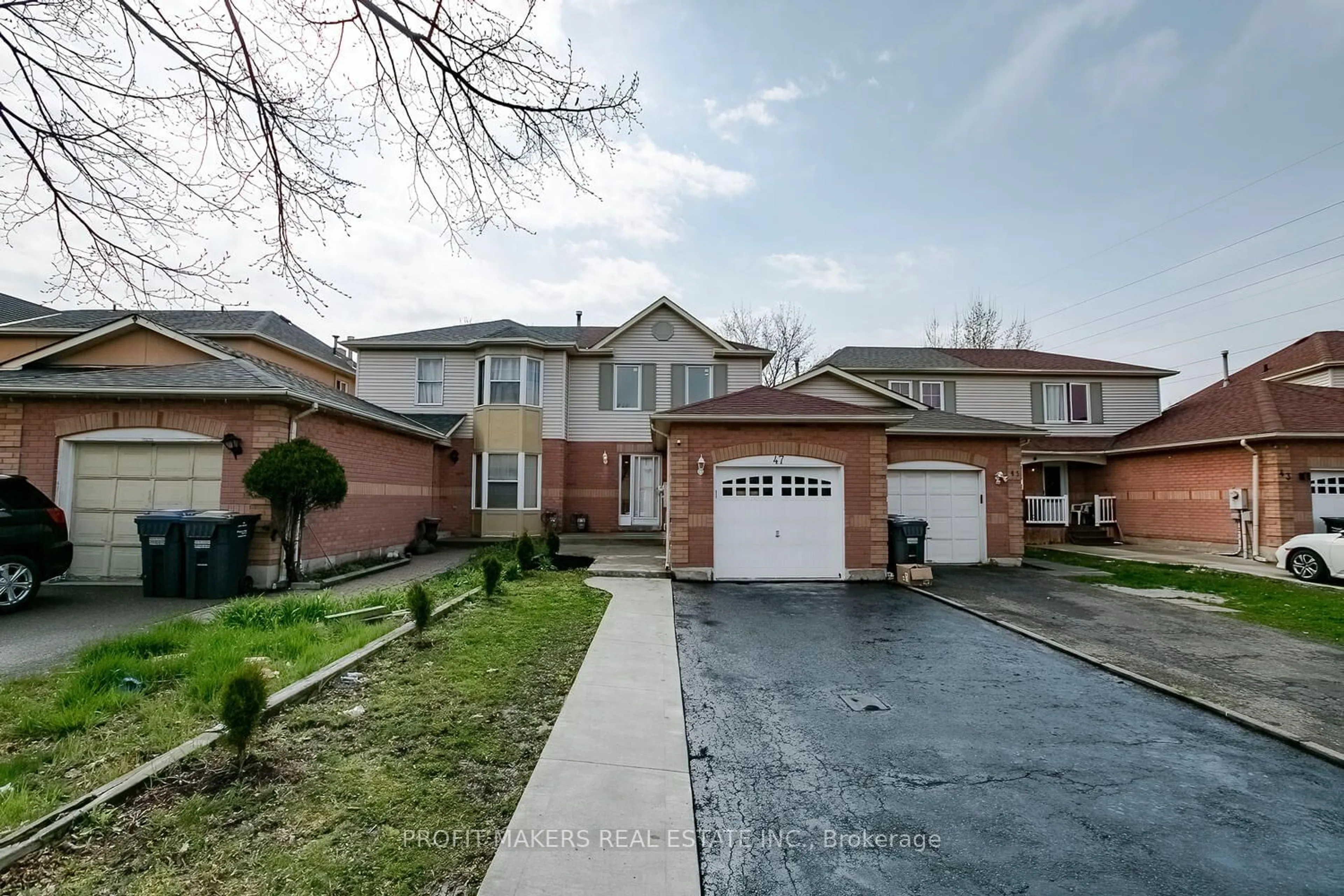 Frontside or backside of a home for 47 Saddlecreek Crt, Brampton Ontario L6Y 4V6