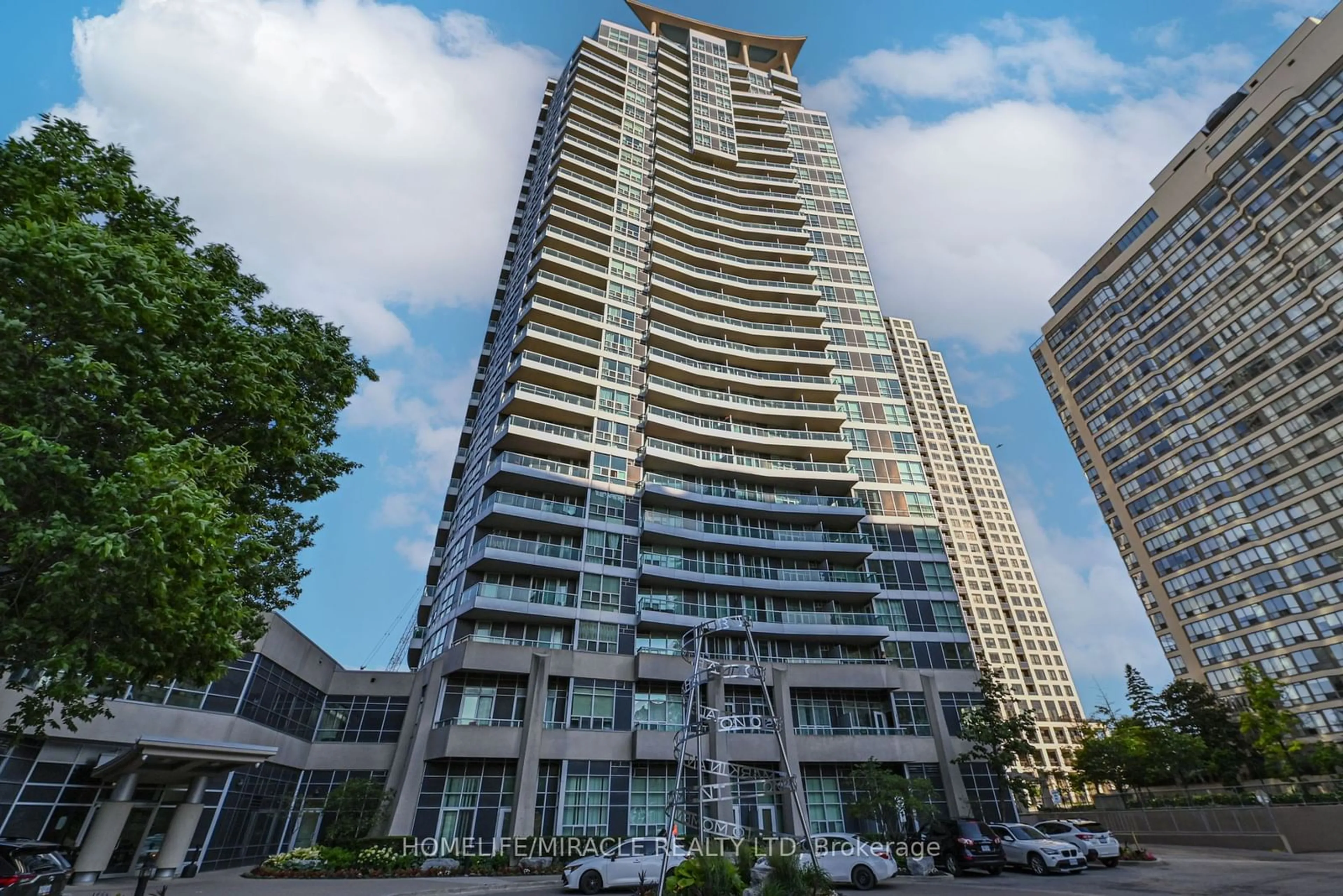 A pic from exterior of the house or condo for 33 Elm Dr #502, Mississauga Ontario L5B 4M2