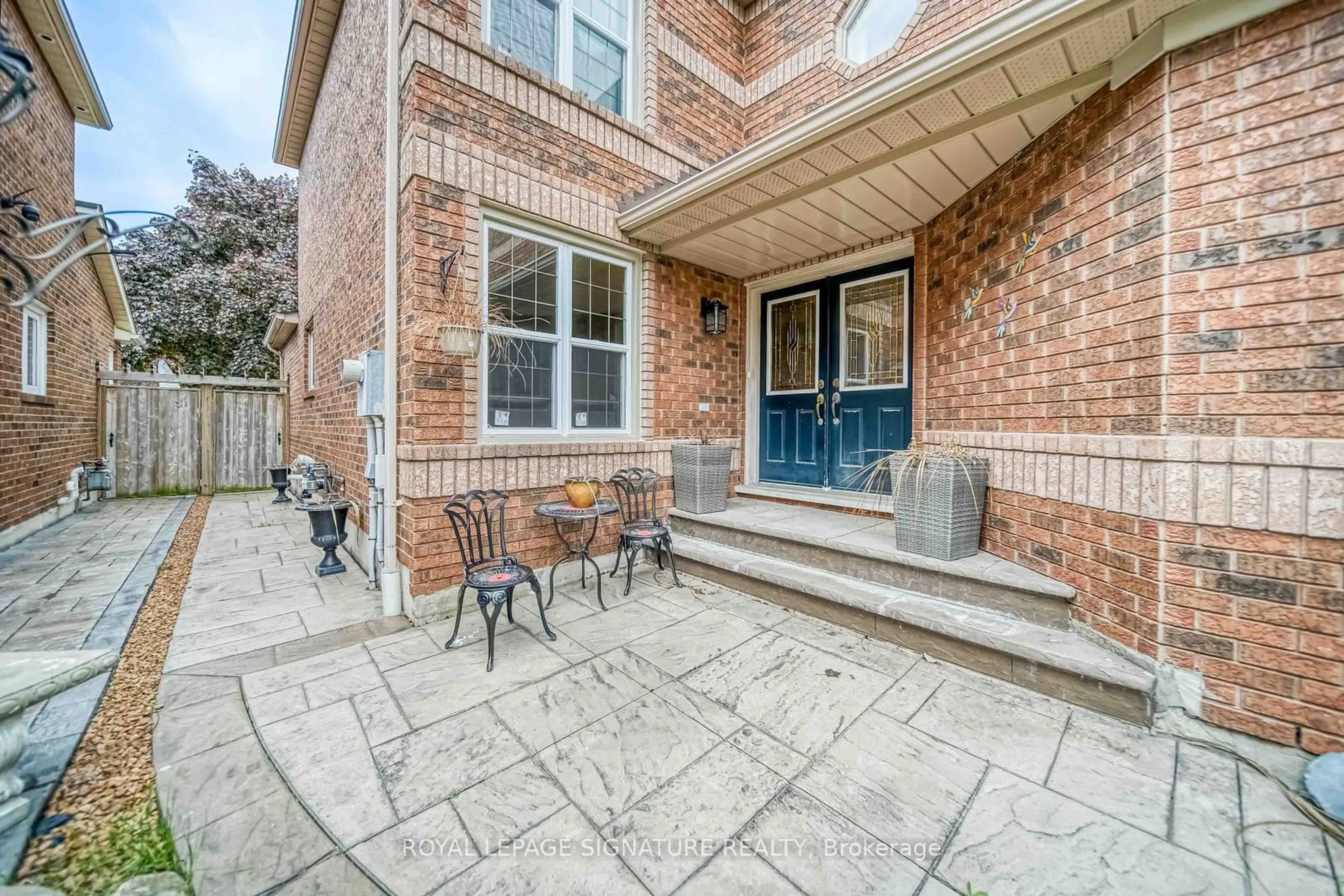 Patio for 3206 Forrestdale Circ, Mississauga Ontario L5N 6V4