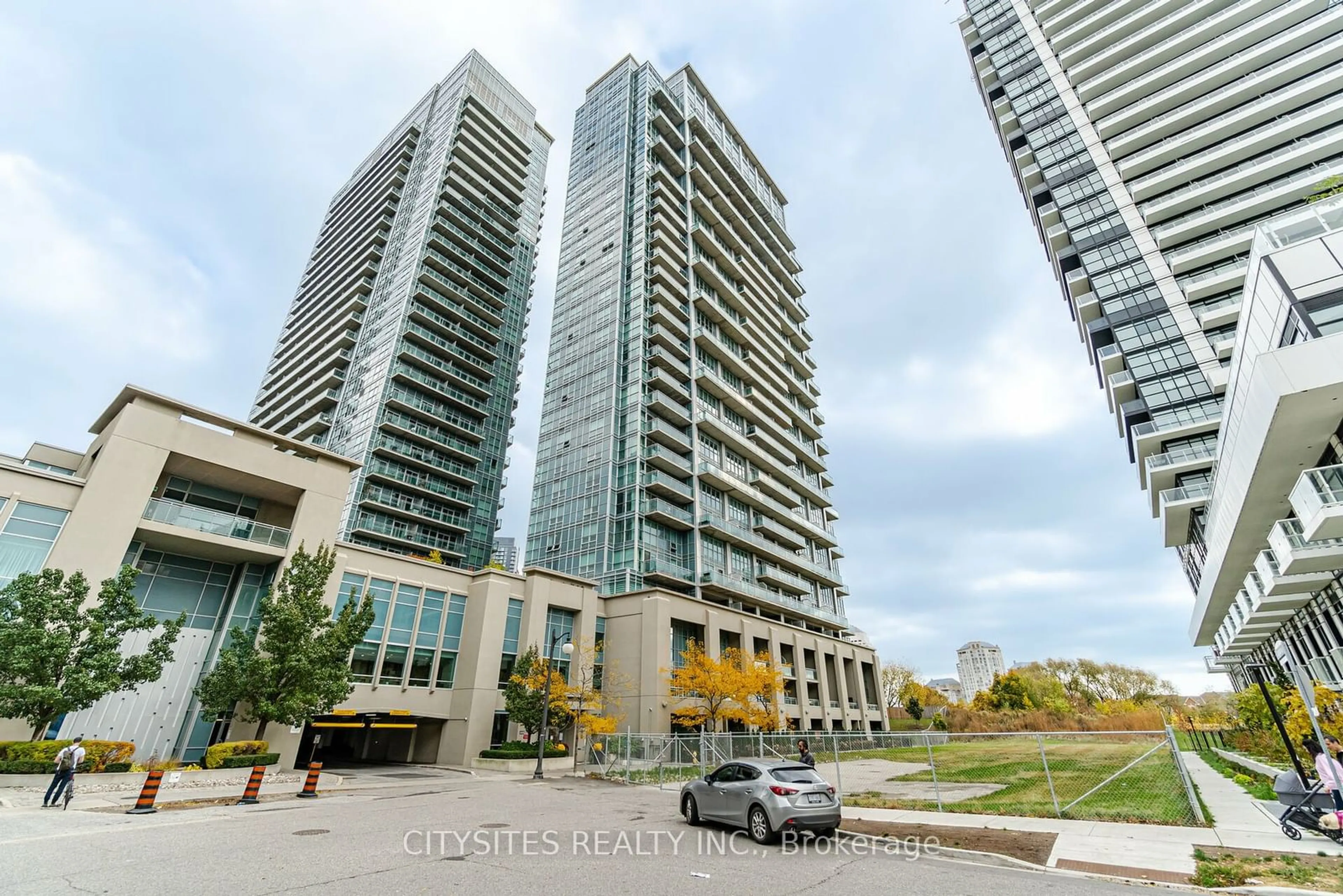 A pic from exterior of the house or condo for 155 Legion Rd #Ph-2913, Toronto Ontario M8Y 0A7