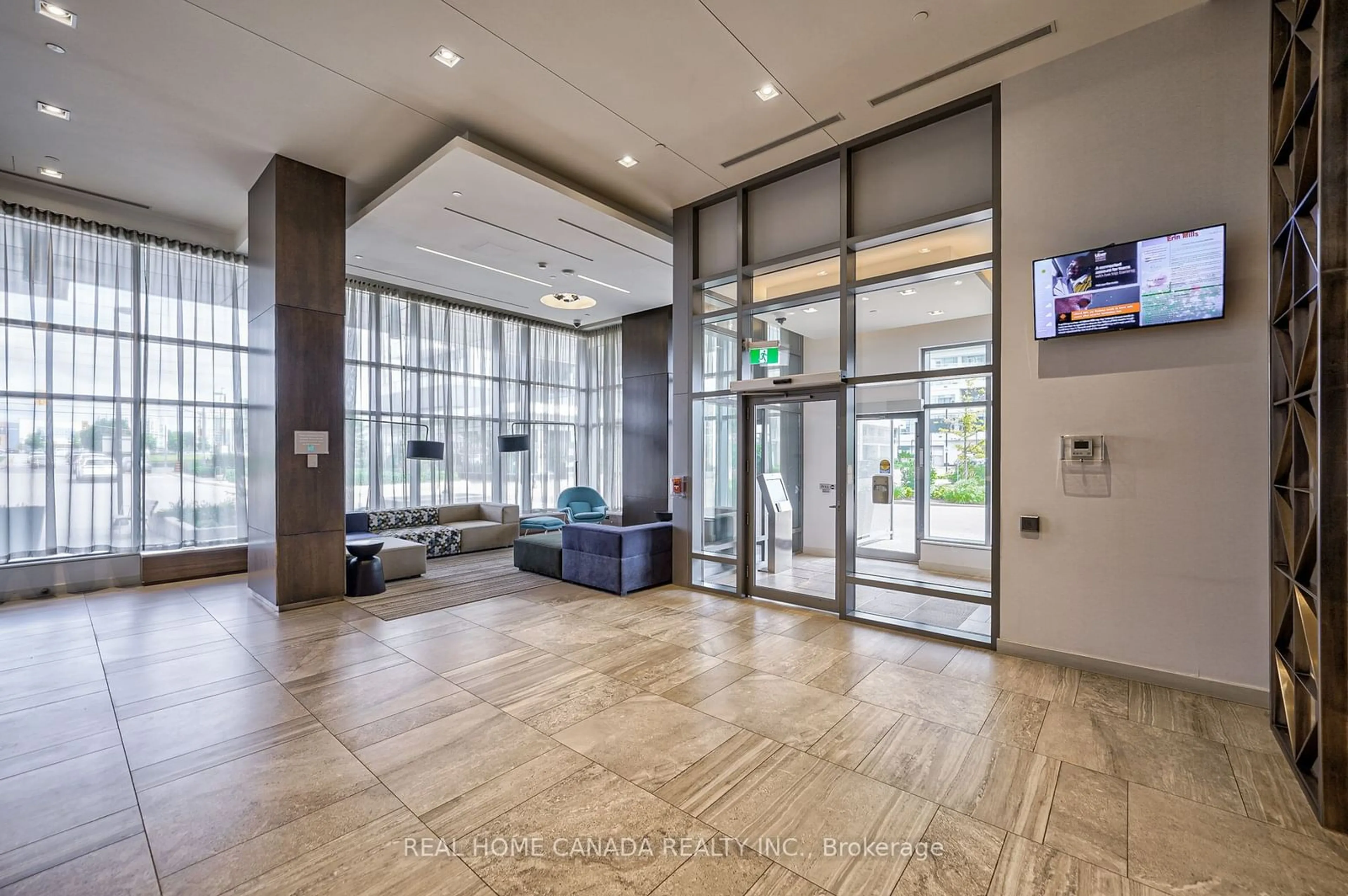 Indoor lobby for 2560 Eglinton Ave #2307, Mississauga Ontario L5M 0Y3