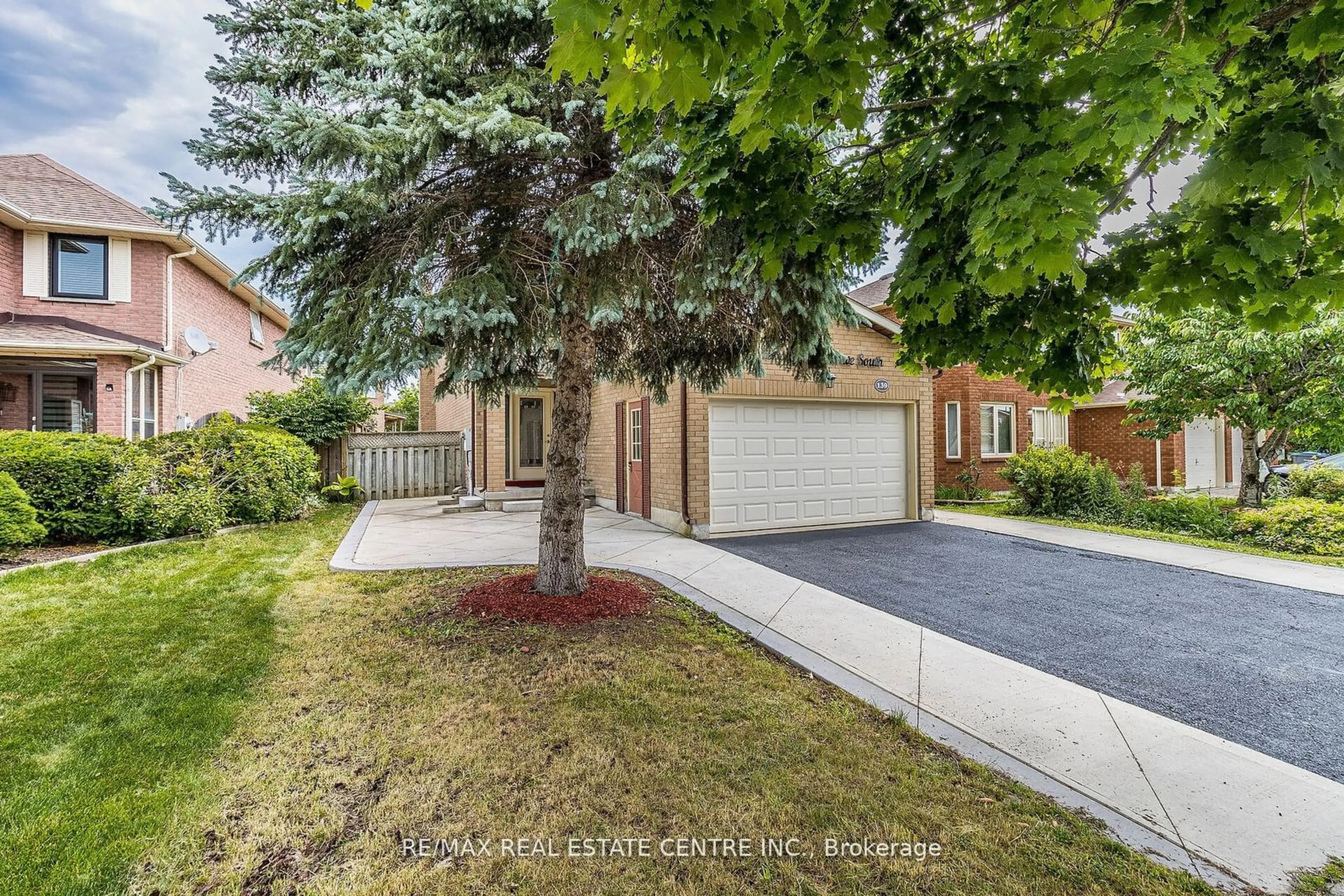 Frontside or backside of a home for 139 Richvale Dr, Brampton Ontario L6Z 4G6