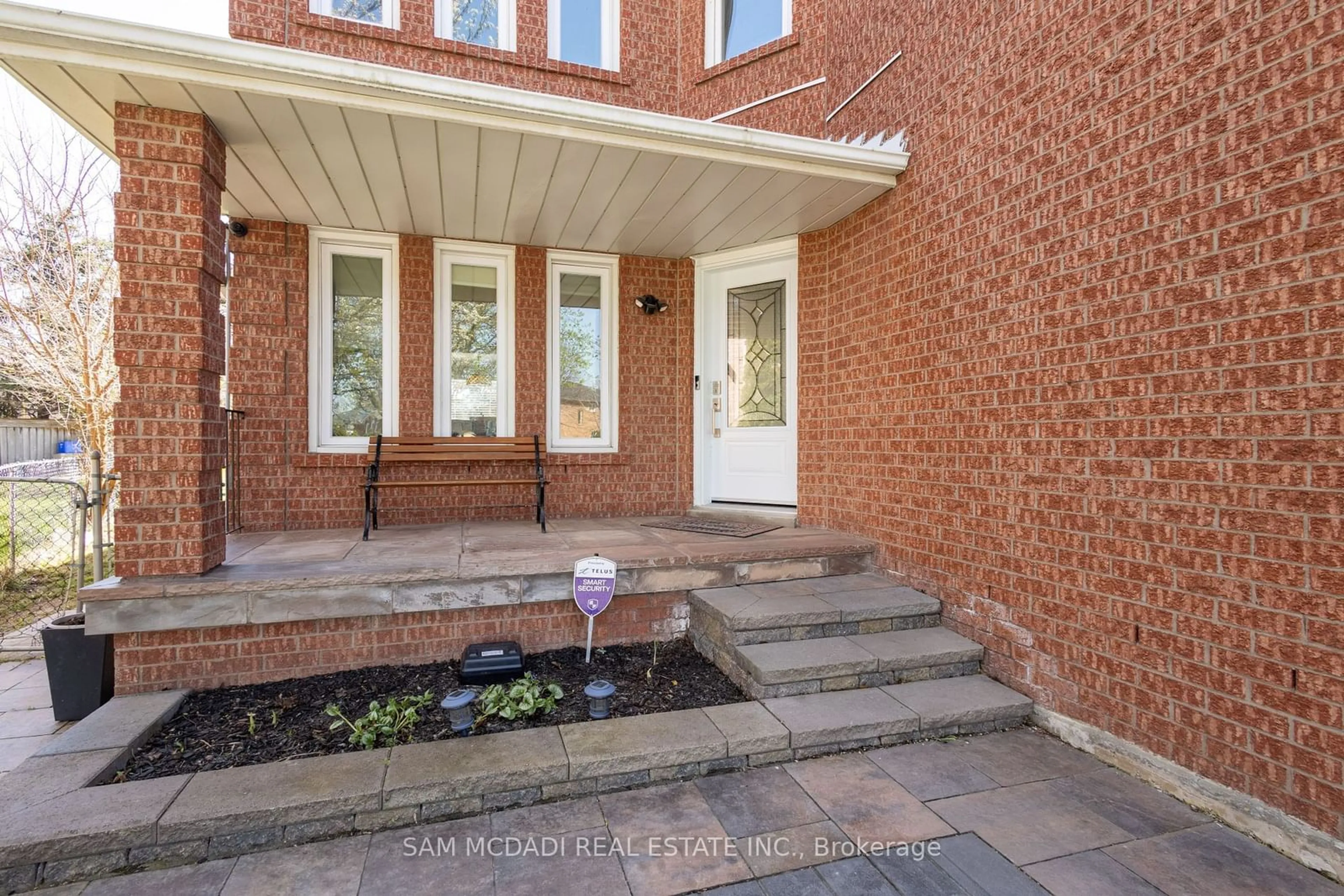 Home with brick exterior material for 1486 Emerson Lane, Mississauga Ontario L5V 1L6