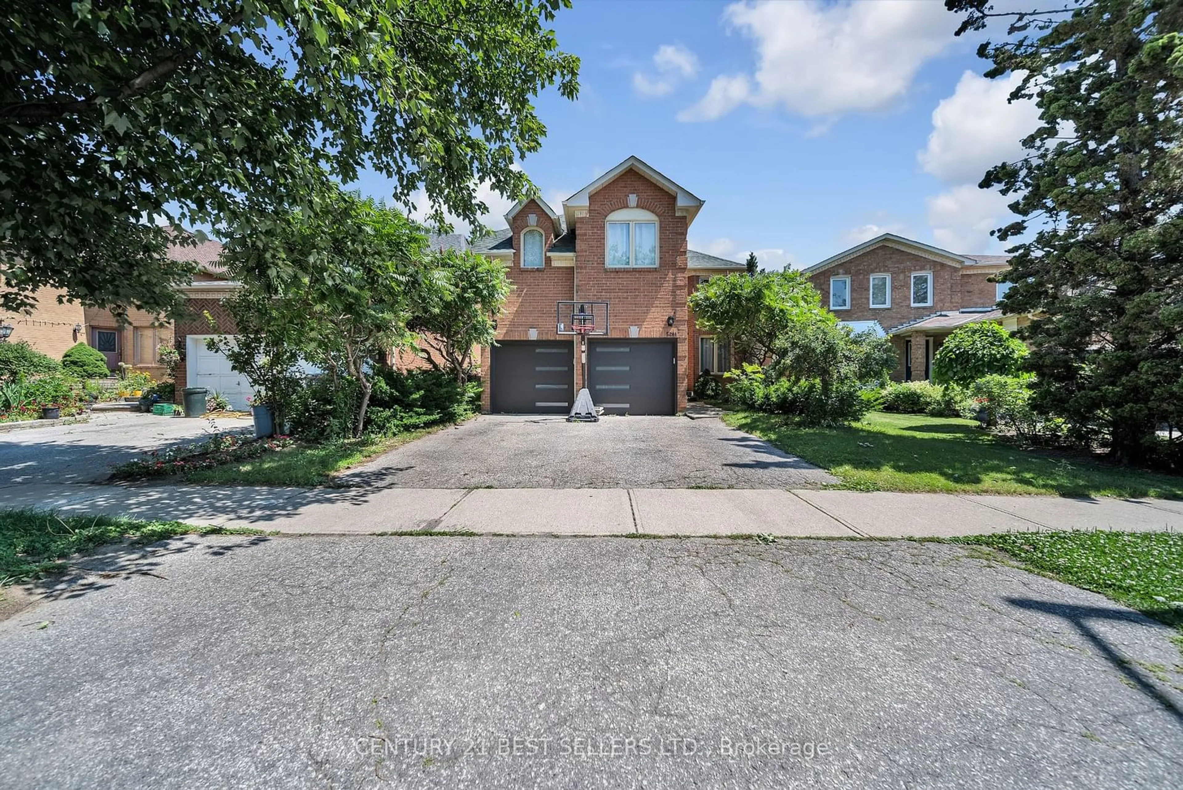 Street view for 5201 Champlain Tr, Mississauga Ontario L5R 3B1