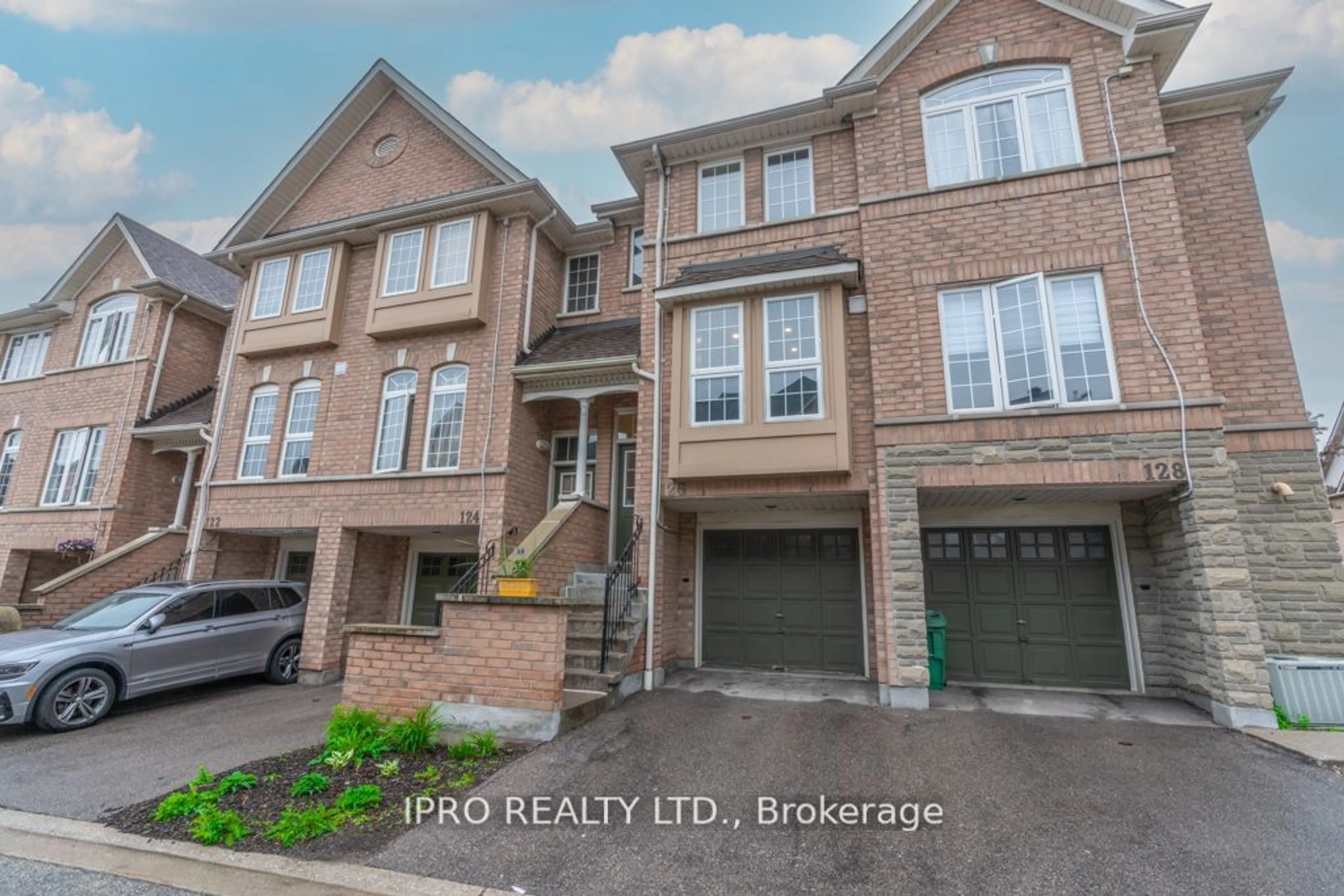 A pic from exterior of the house or condo for 50 Strathaven Dr #126, Mississauga Ontario L5R 4E7