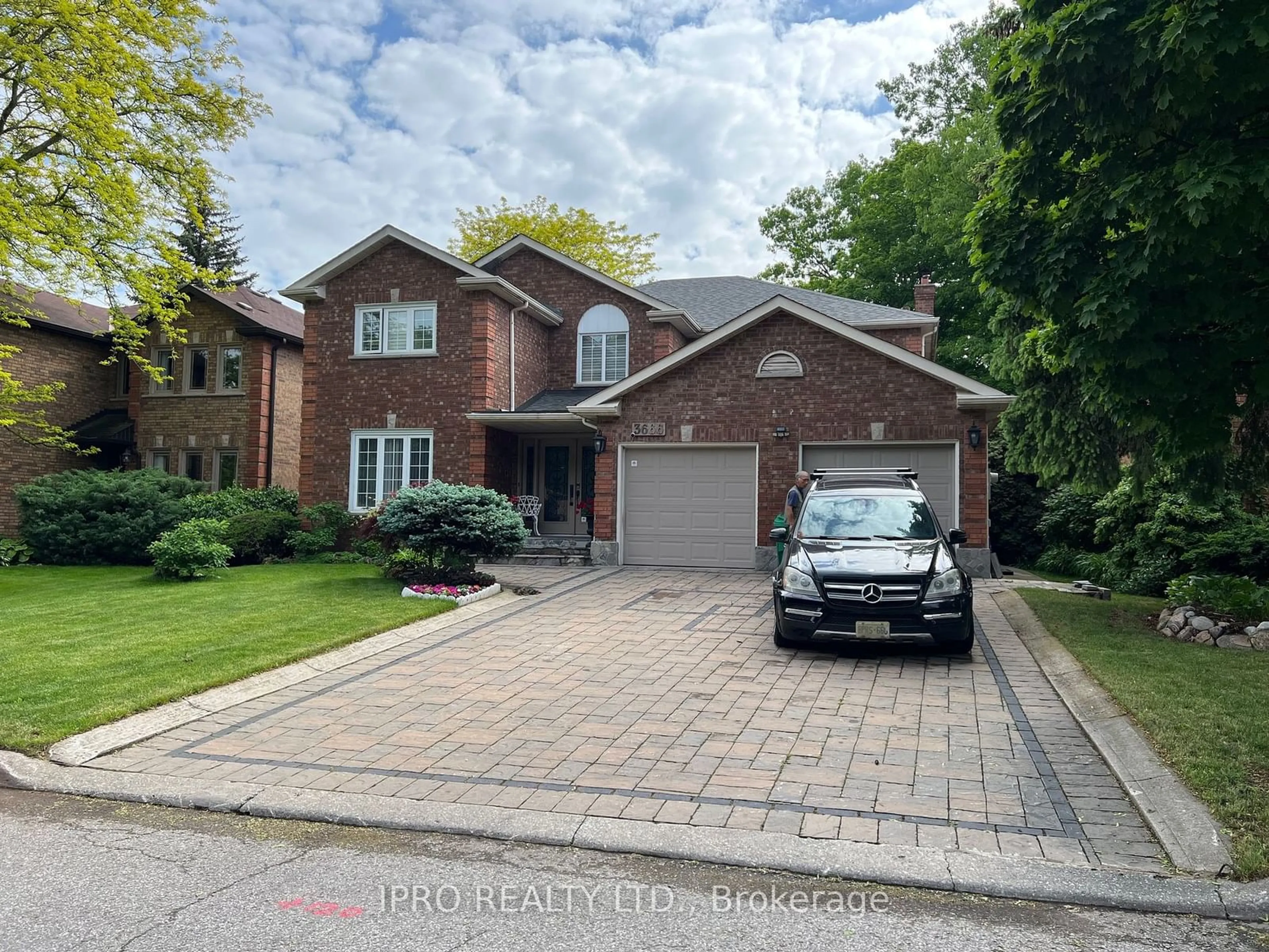 Frontside or backside of a home for 3666 East Park Crt, Mississauga Ontario L5L 4V1