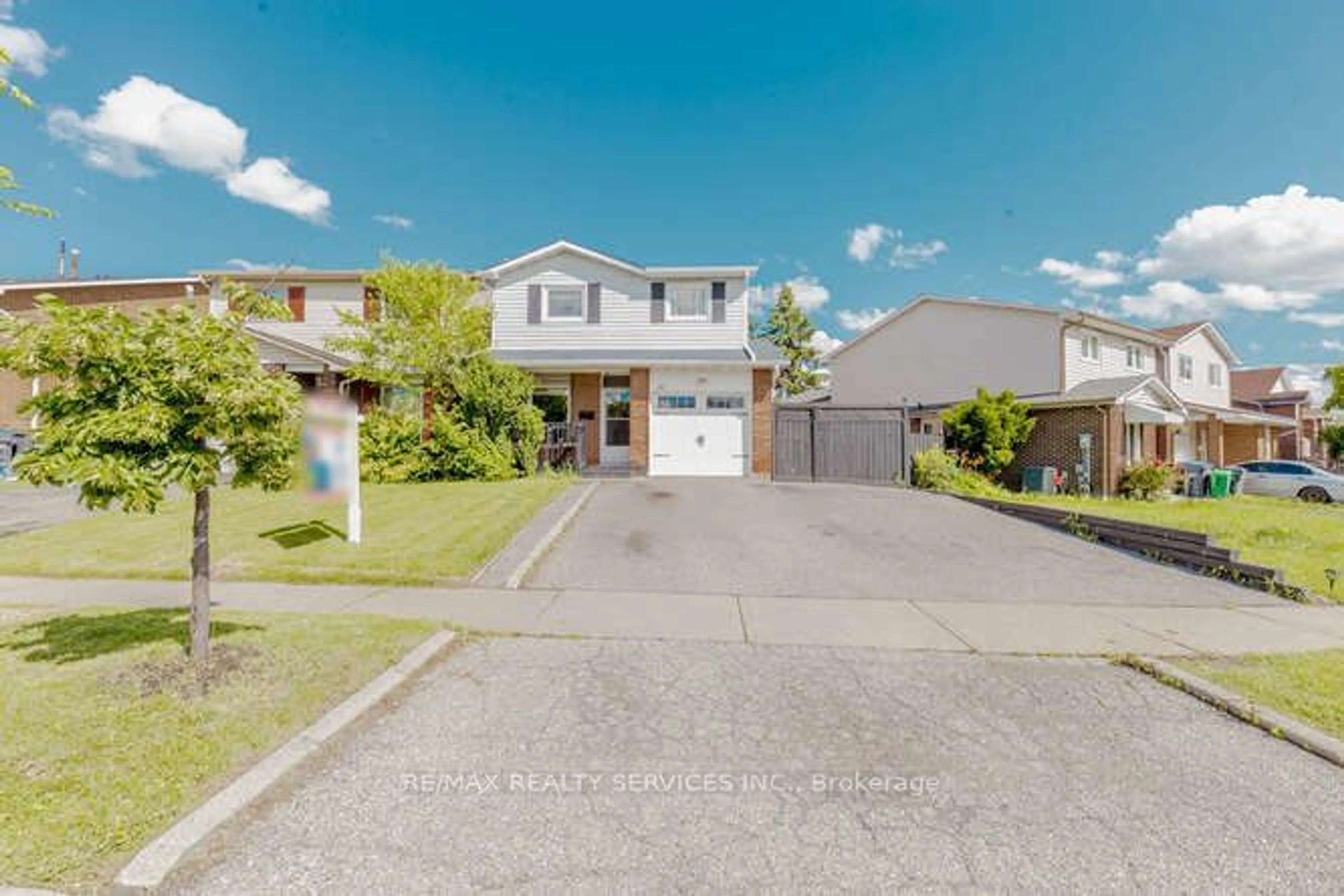 Street view for 32 Simmons Blvd, Brampton Ontario L6V 3V5