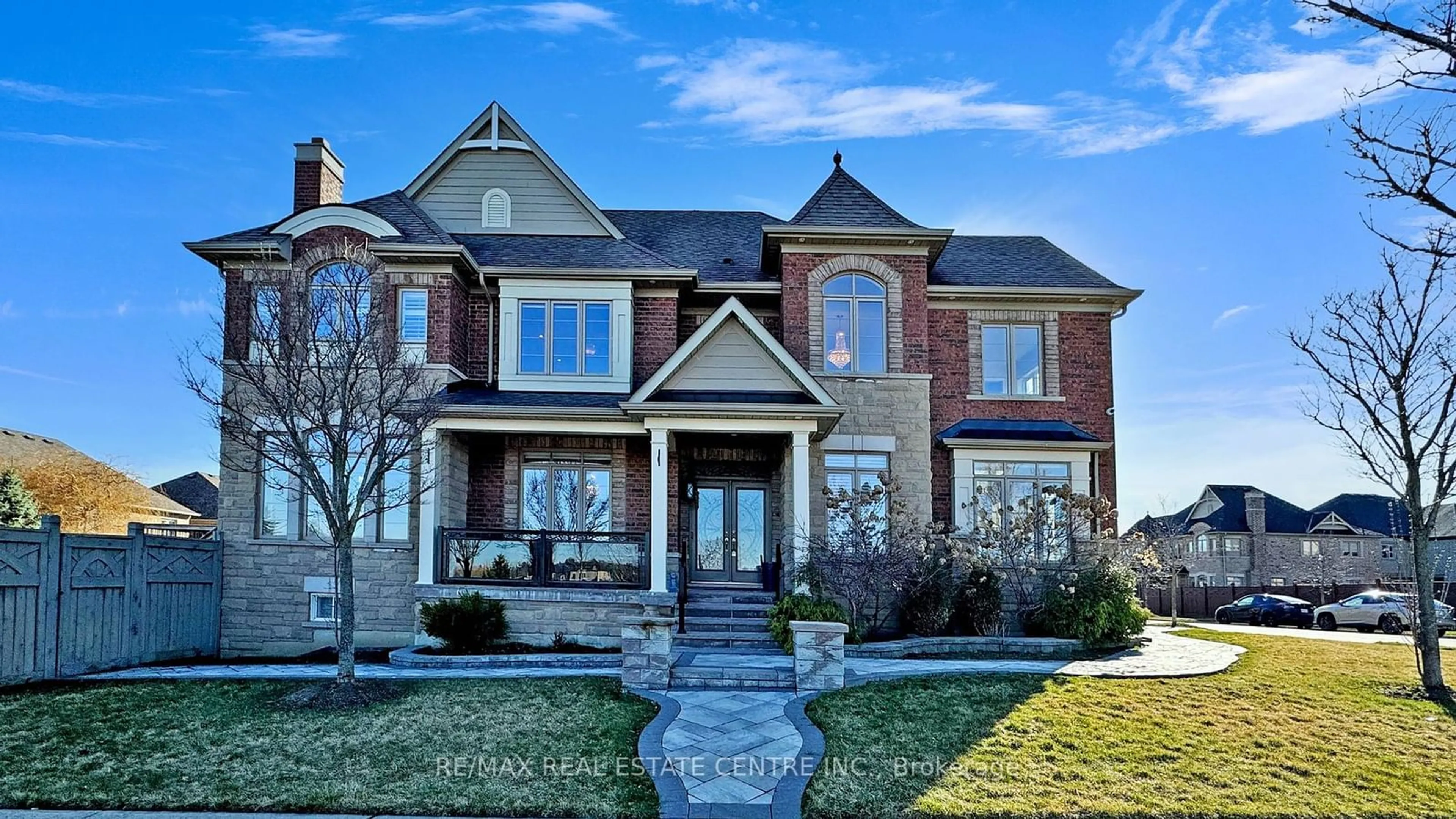 Home with brick exterior material for 34 Haywood Dr, Brampton Ontario L6X 0W3