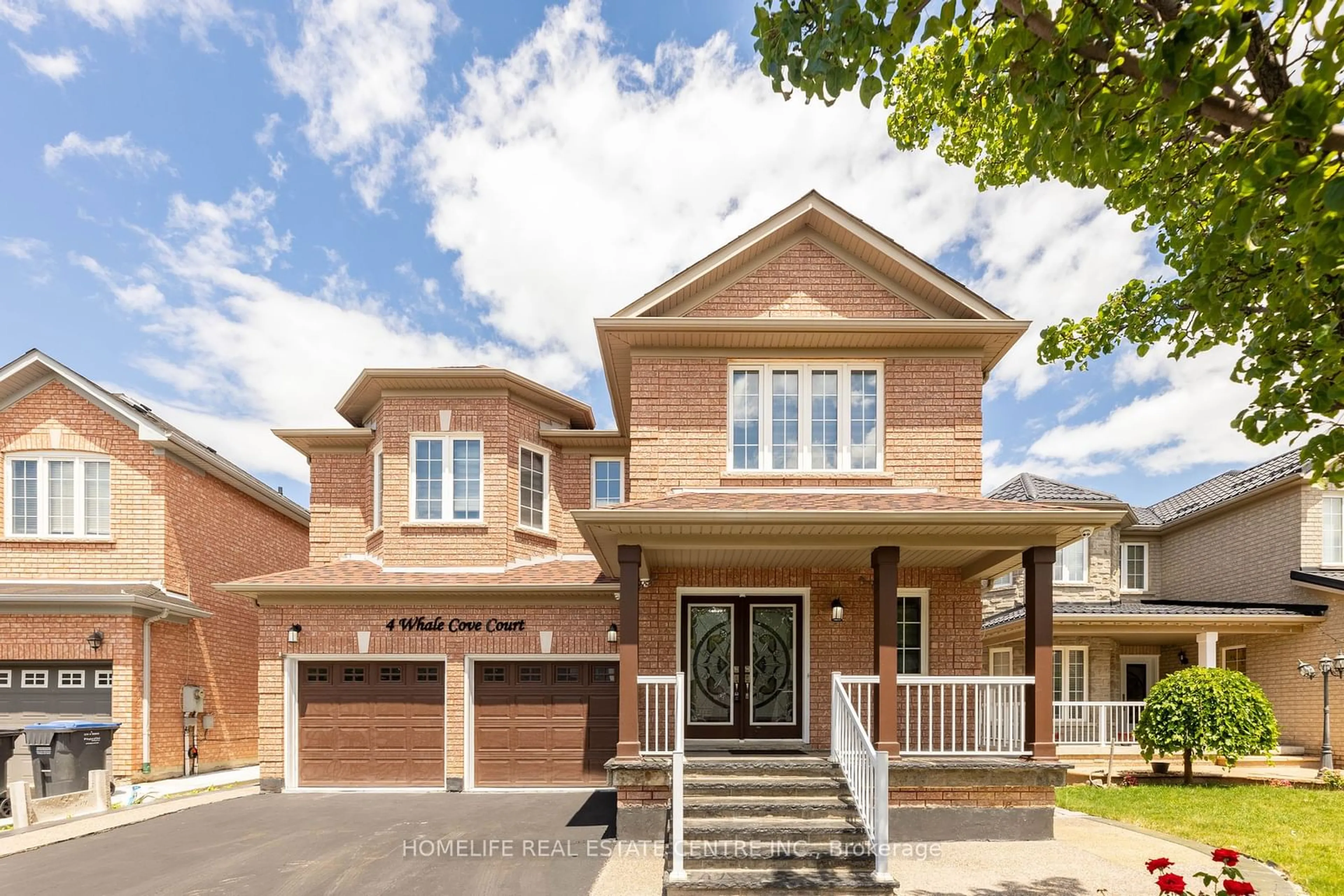 Home with brick exterior material for 4 Whale Cove Crt, Brampton Ontario L6R 3K7