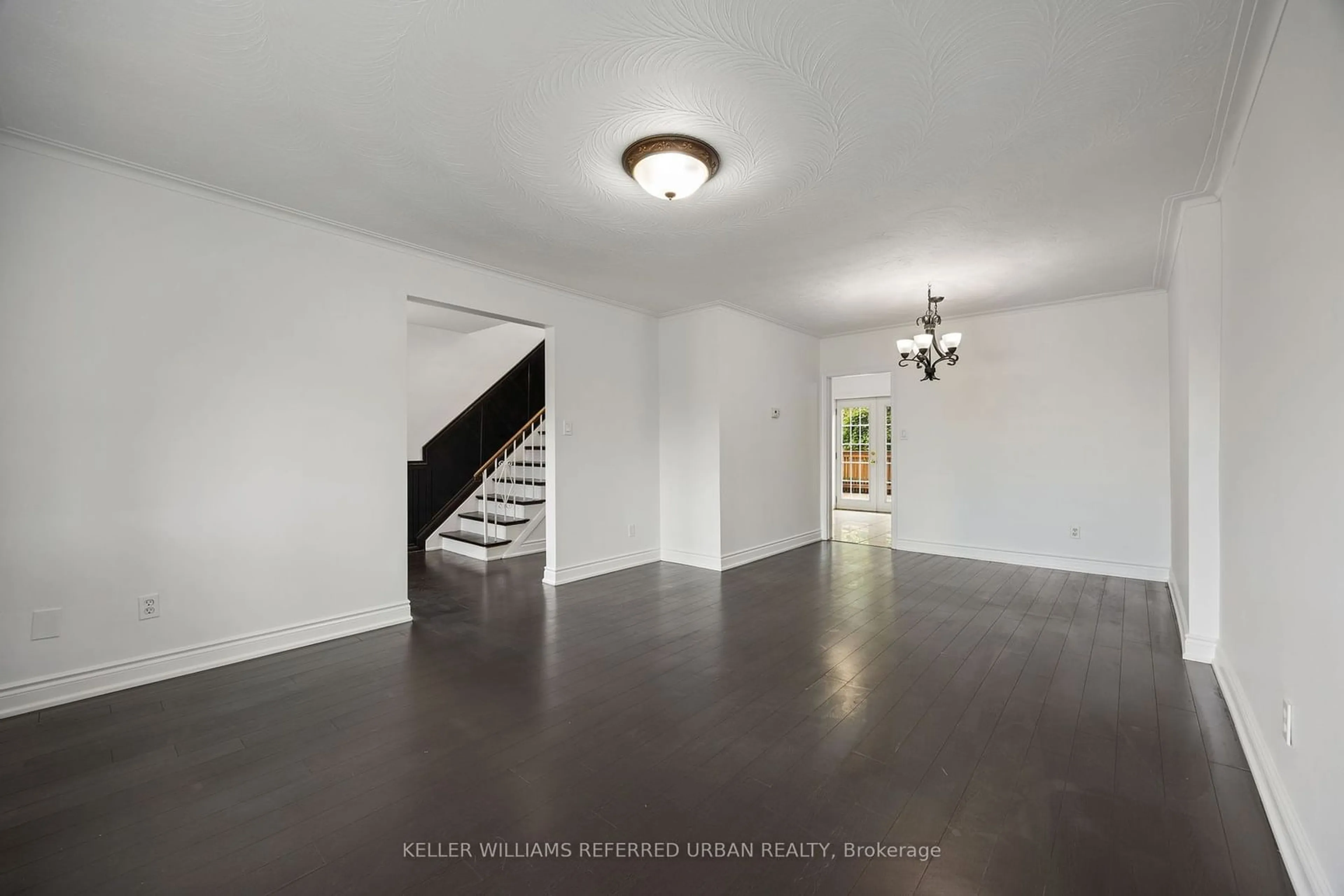 Indoor foyer for 46 Turks Rd, Toronto Ontario M3L 1S7