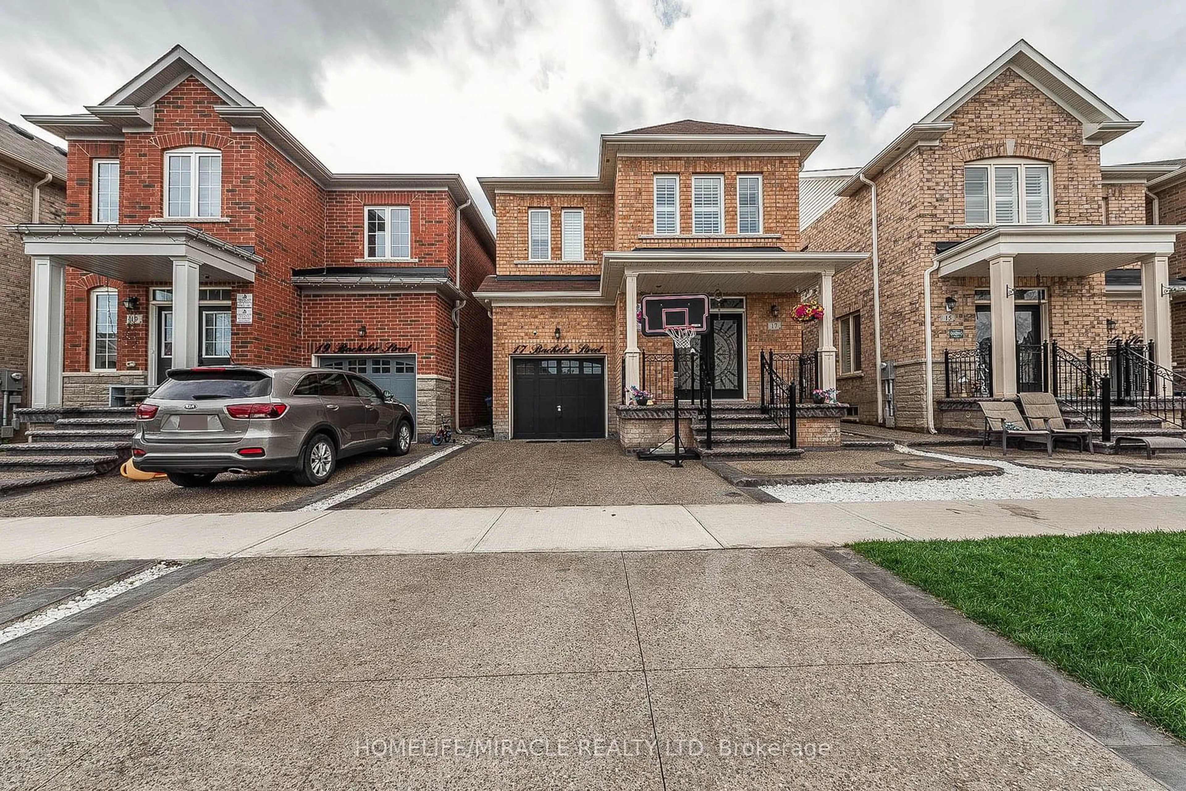 Home with brick exterior material for 17 Bachelor St, Brampton Ontario L7A 5B1