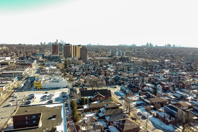 Additional property image - 2011 Eglinton Ave