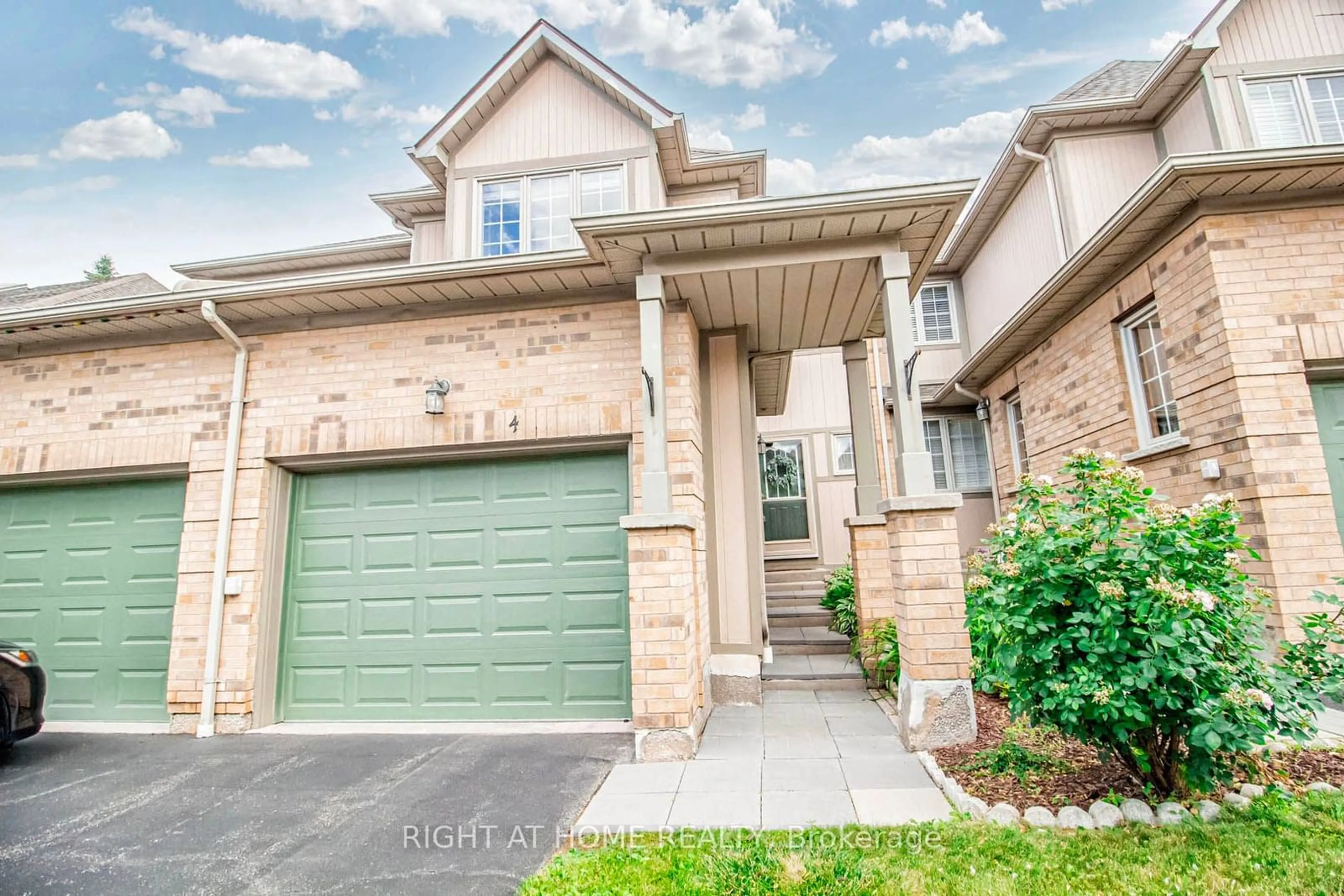 A pic from exterior of the house or condo for 5658 Glen Erin Dr #4, Mississauga Ontario L5M 6C4