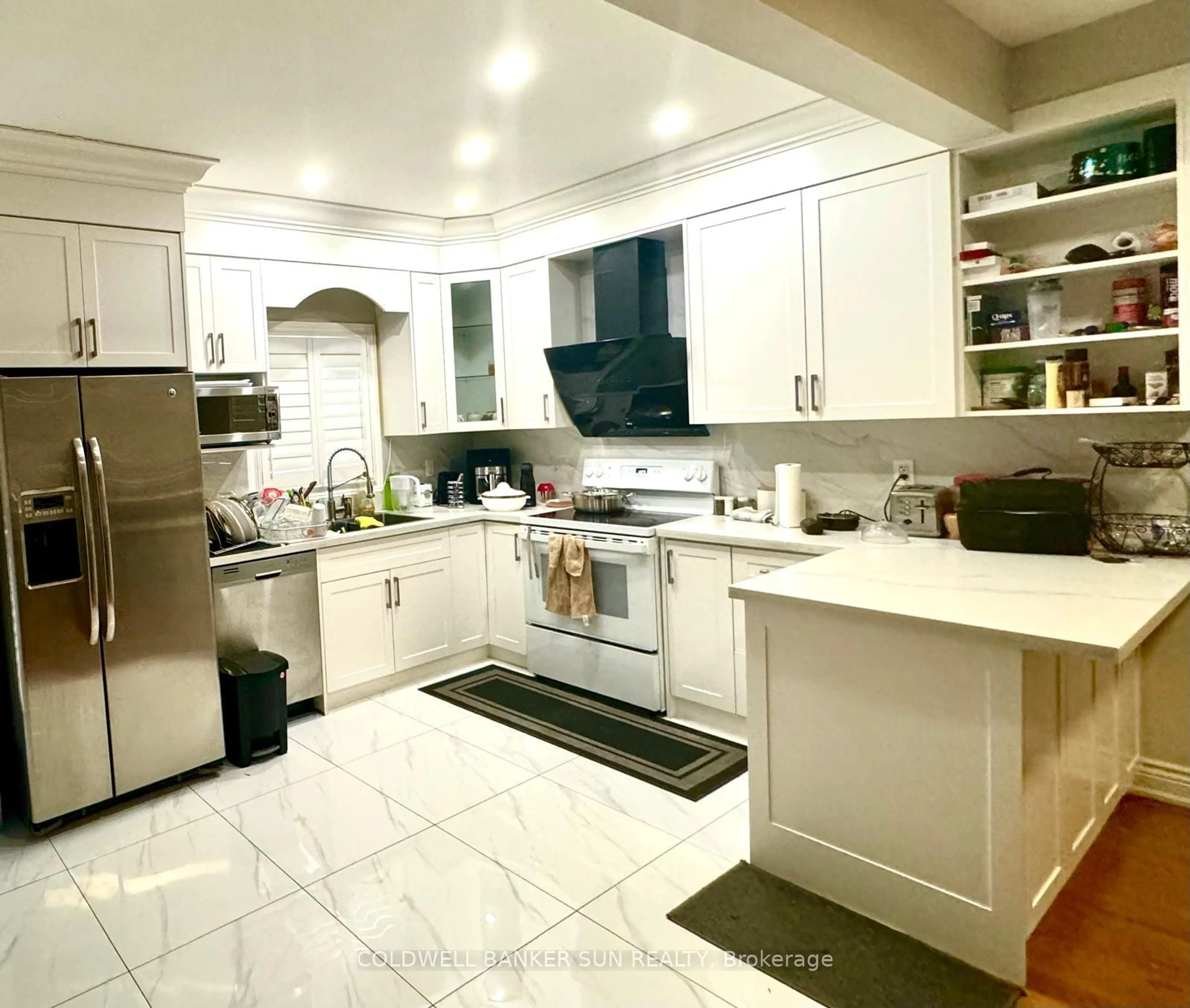 Kitchen for 15 Goreridge Cres, Brampton Ontario L6P 1P2