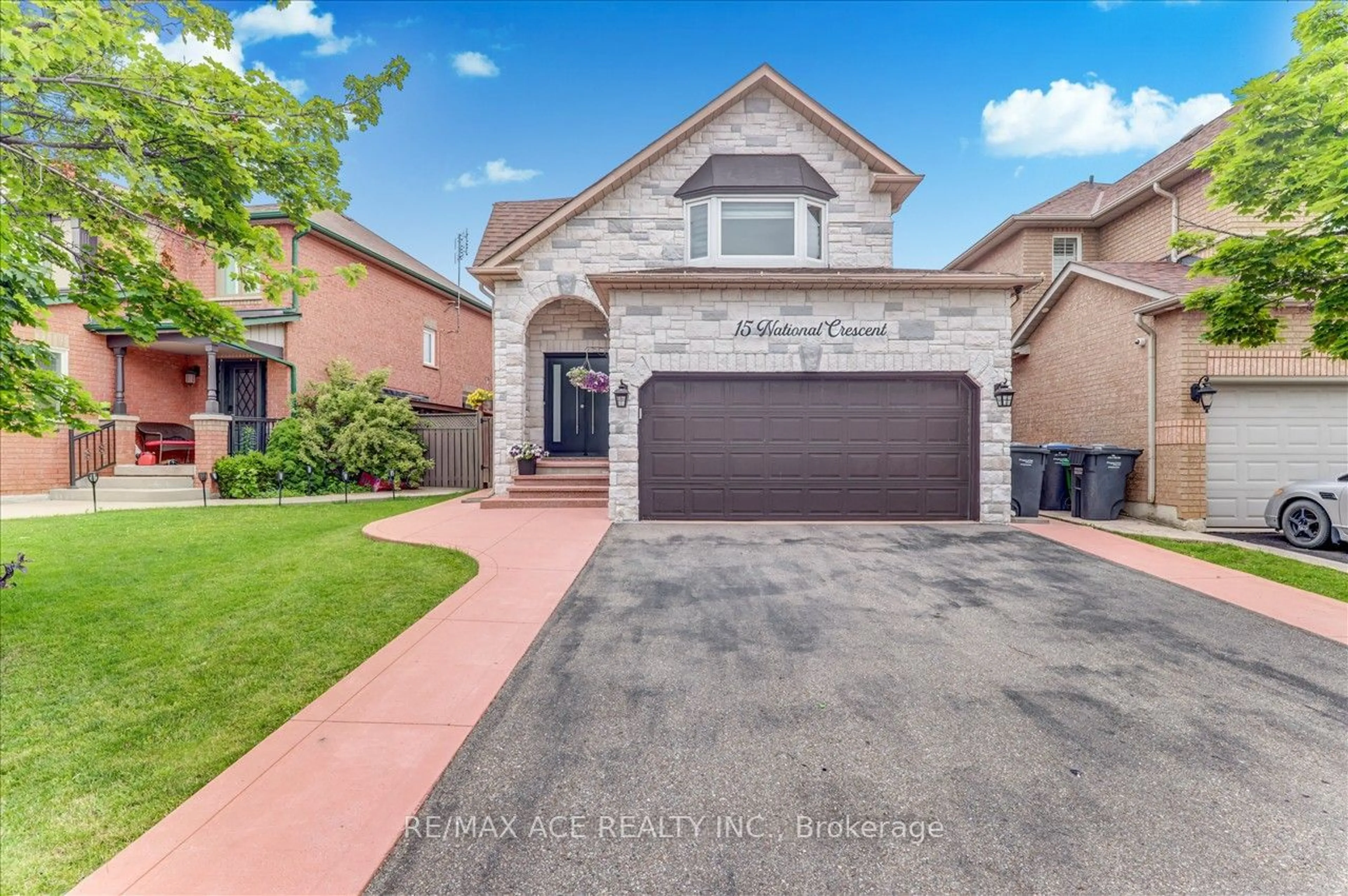 Frontside or backside of a home for 15 National Cres, Brampton Ontario L7A 1J2