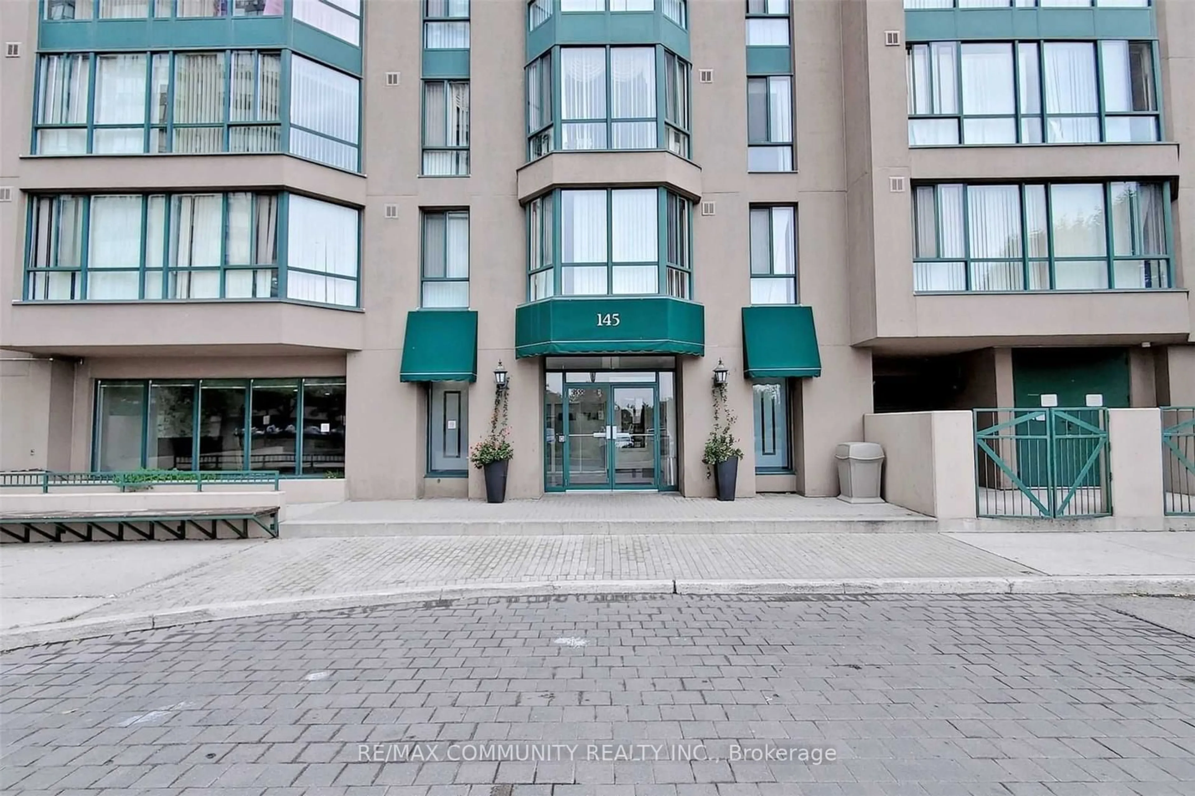 Outside view for 145 Hillcrest Ave #1407, Mississauga Ontario L5B 3Z1