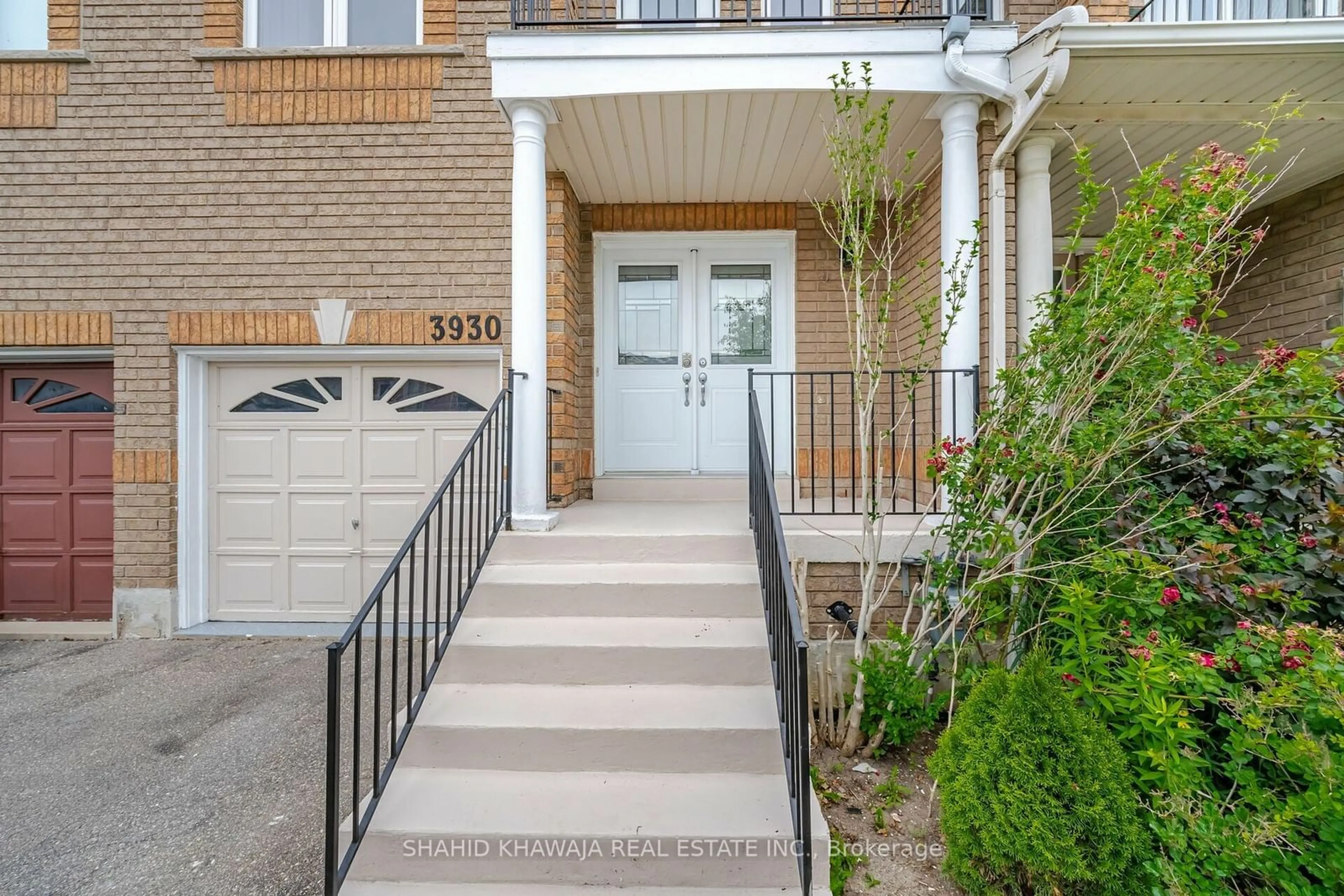 A pic from exterior of the house or condo for 3930 Coachman Circ, Mississauga Ontario L5M 6R3